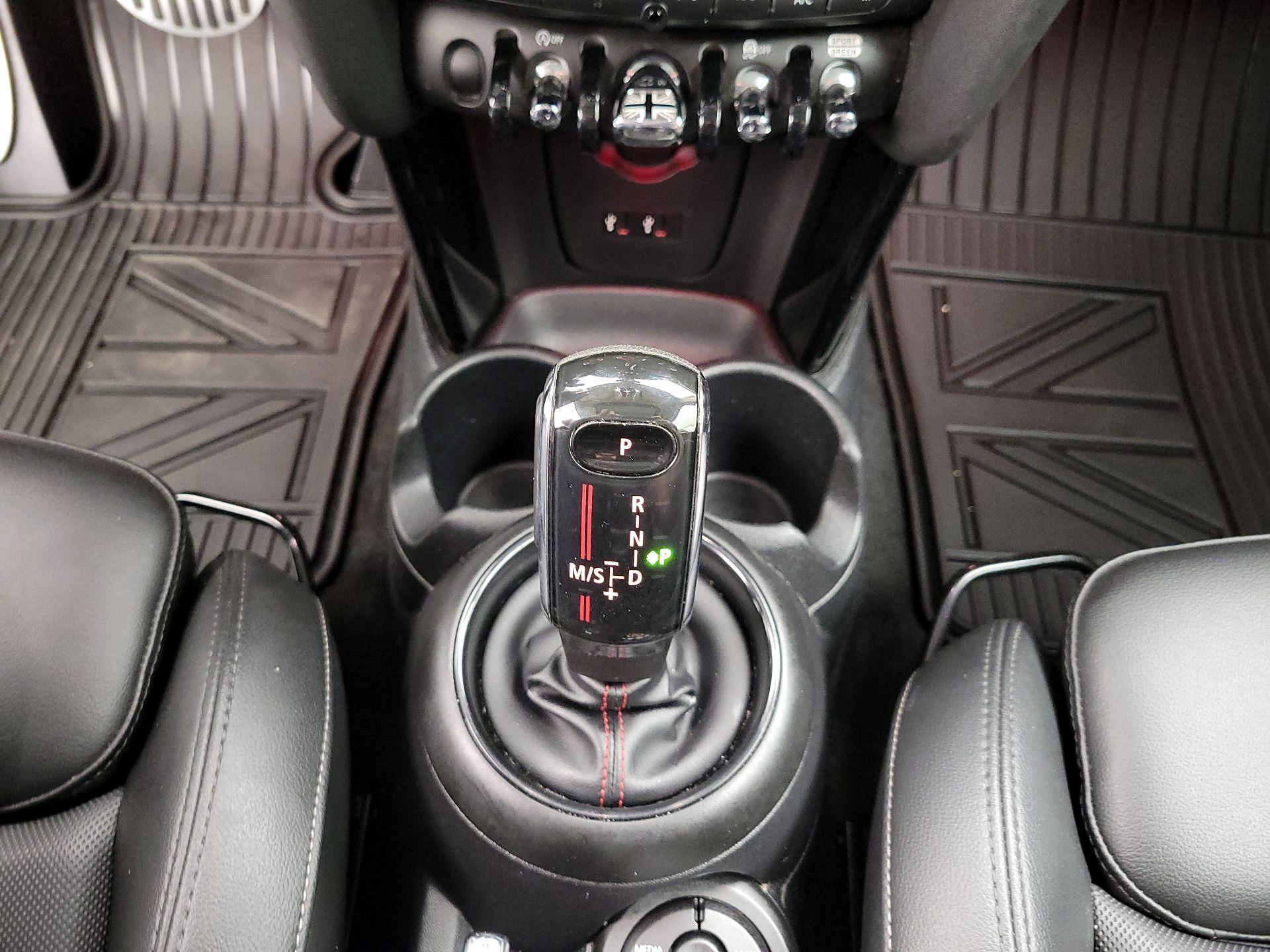 Thumbnail: 2020 MINI Cooper Hardtop - 17