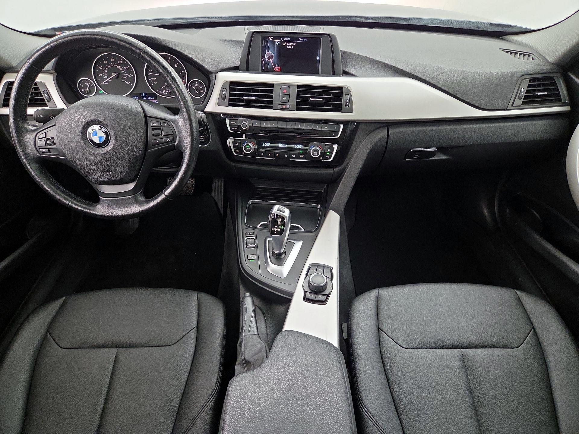 Thumbnail: 2017 BMW 3 Series - 9