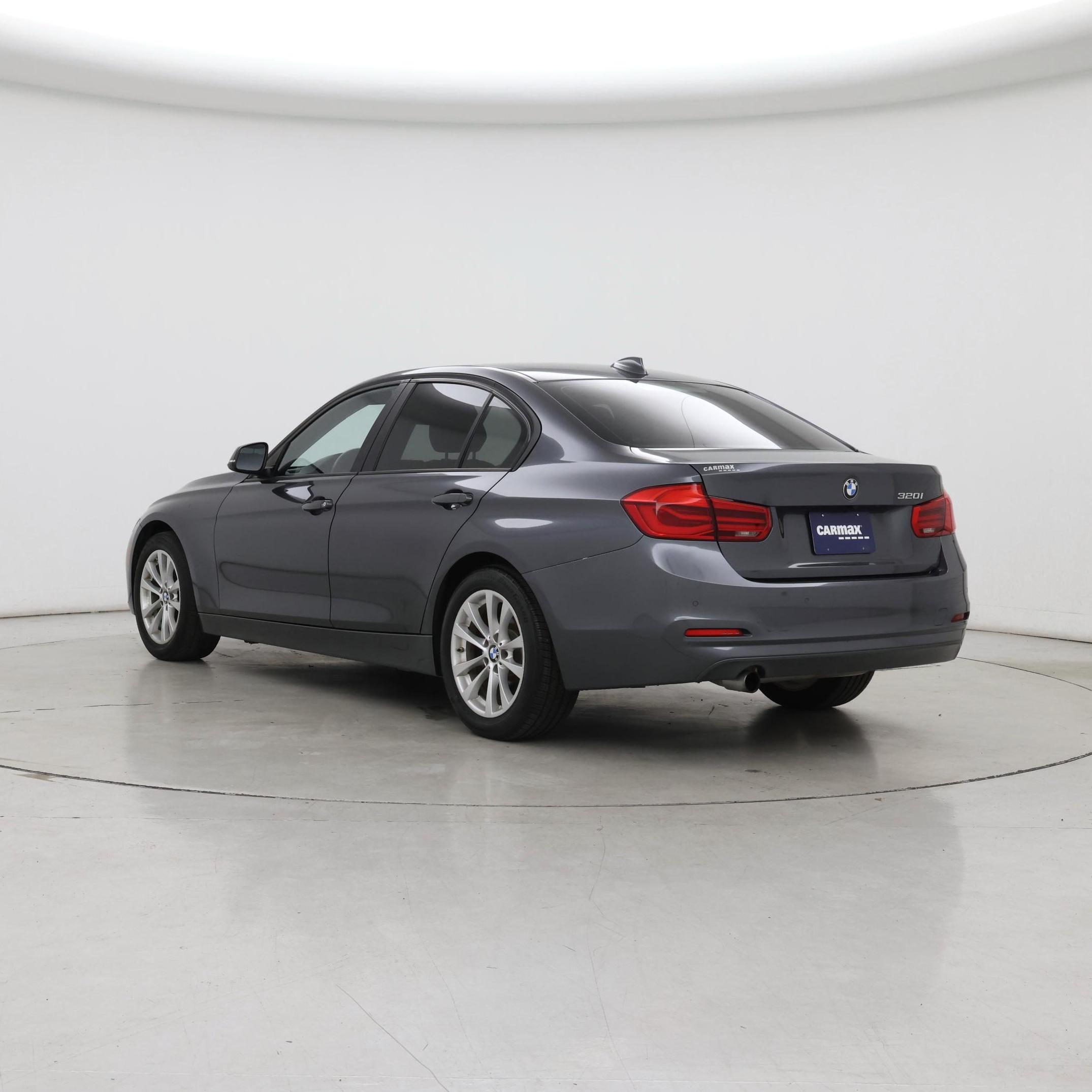 Thumbnail: 2017 BMW 3 Series - 2