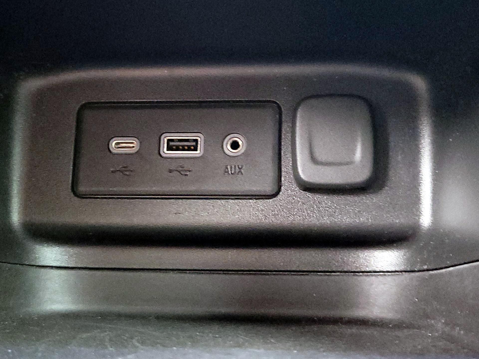 Thumbnail: 2020 Chevrolet Equinox - 18