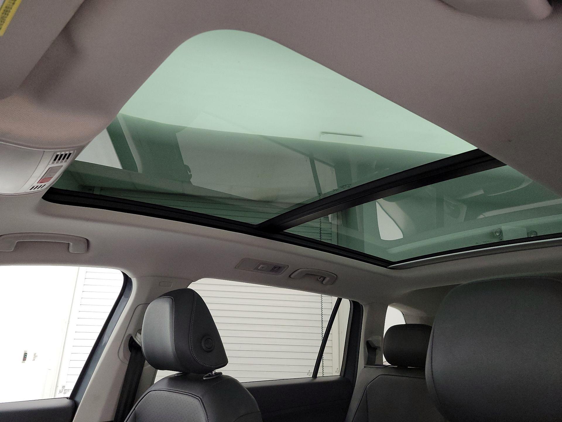 Thumbnail: 2019 Volkswagen Tiguan - 19