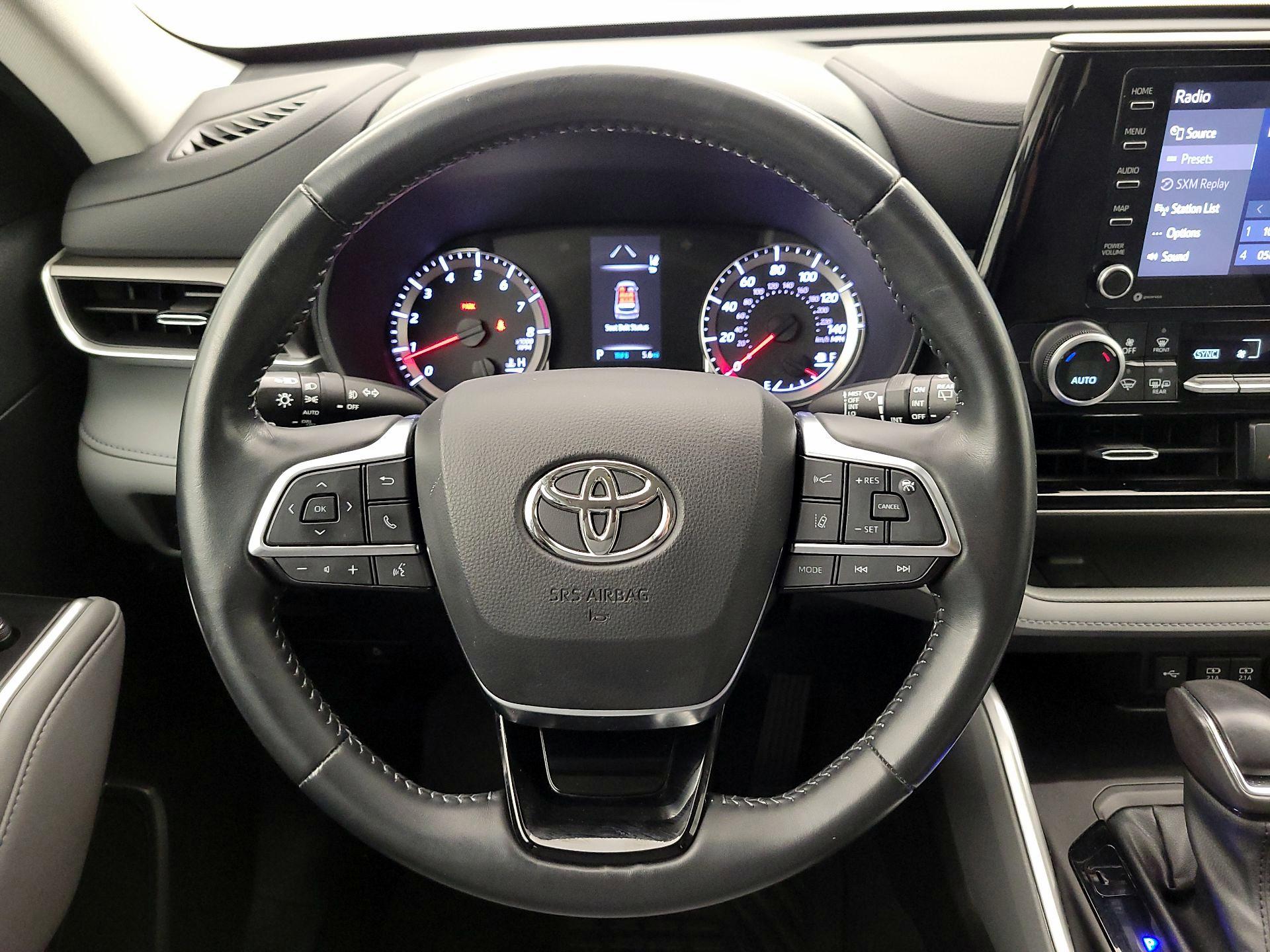 Thumbnail: 2021 Toyota Highlander - 10