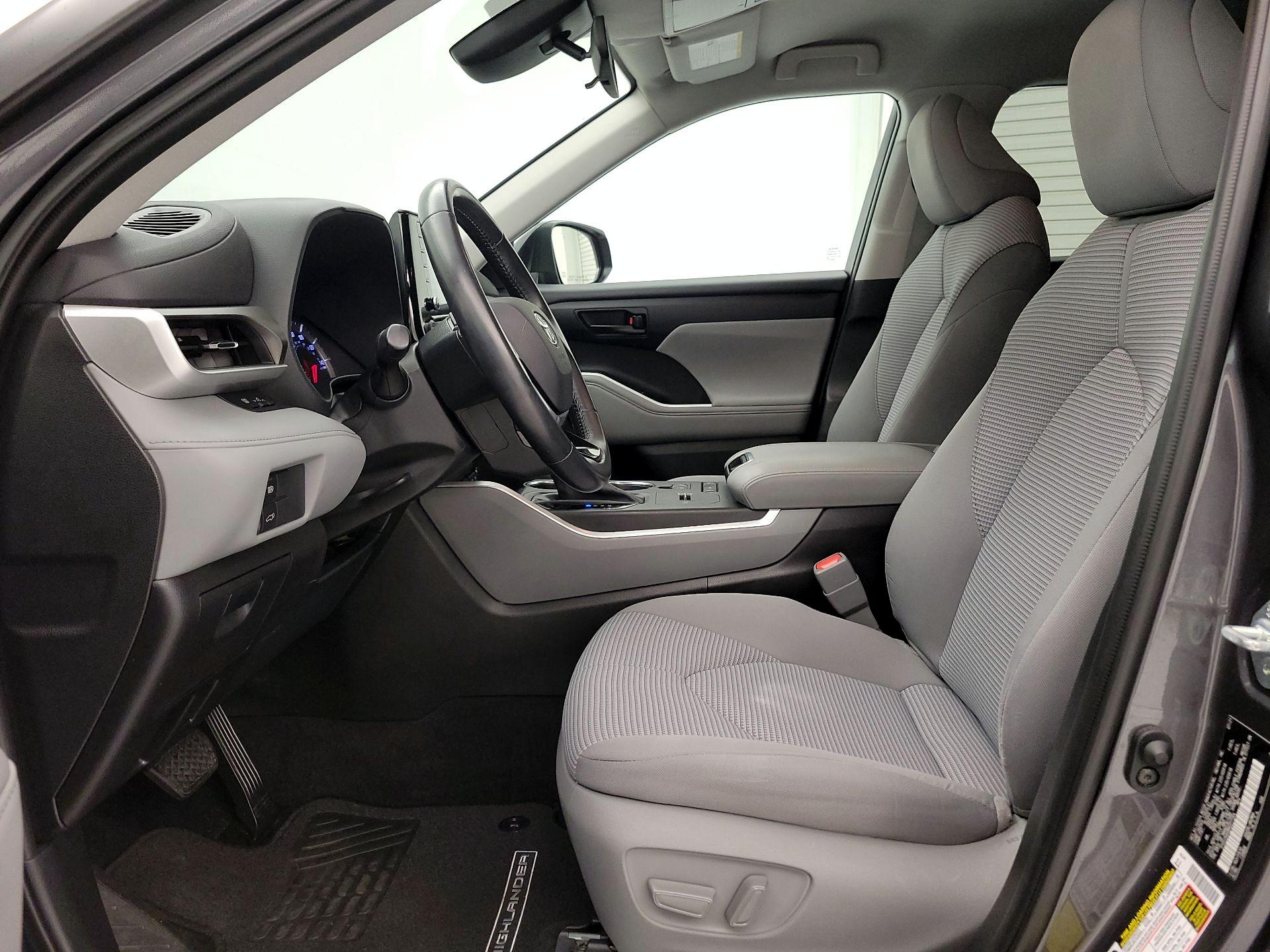 Thumbnail: 2021 Toyota Highlander - 11