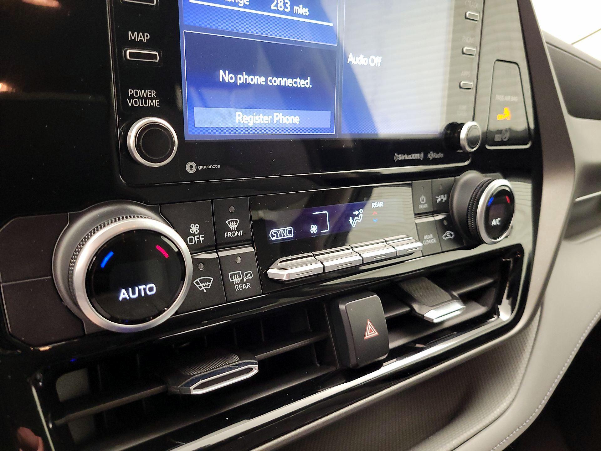 Thumbnail: 2021 Toyota Highlander - 16