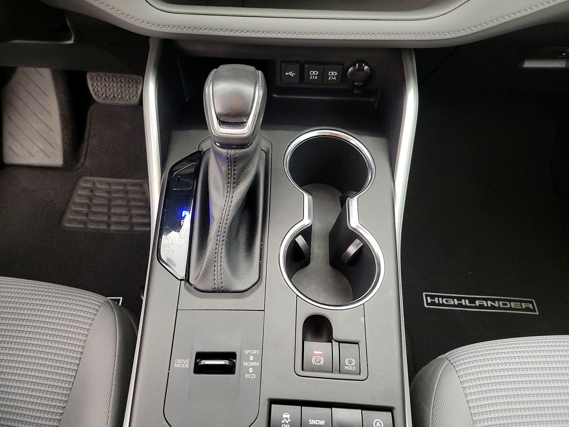 Thumbnail: 2021 Toyota Highlander - 17