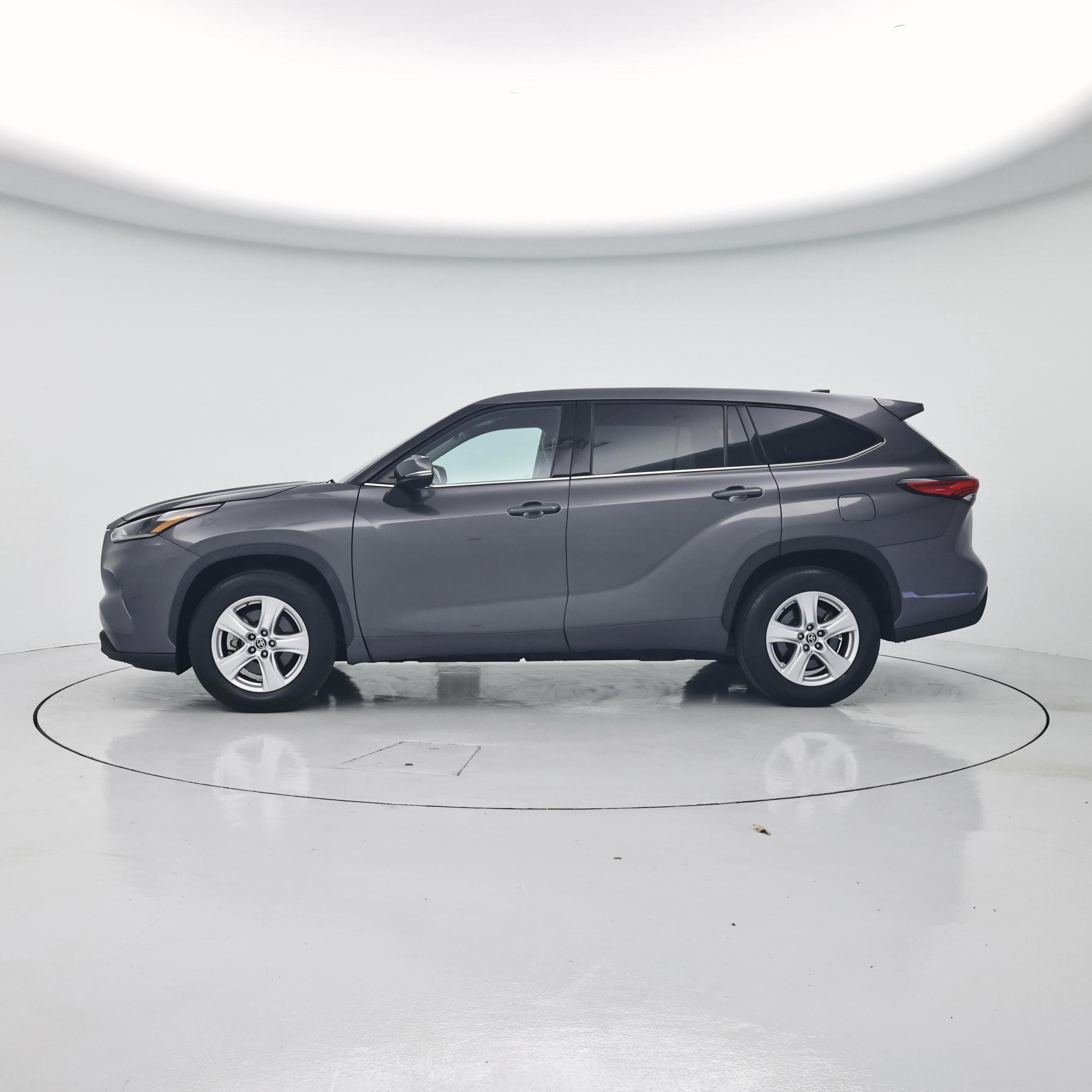 Thumbnail: 2021 Toyota Highlander - 3