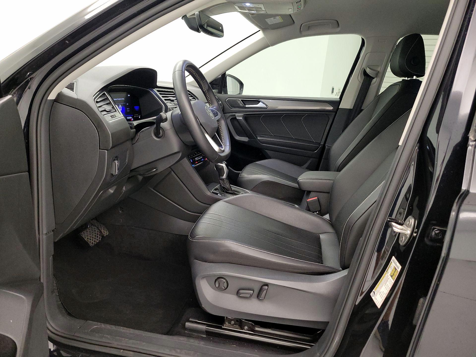 Thumbnail: 2022 Volkswagen Tiguan - 11