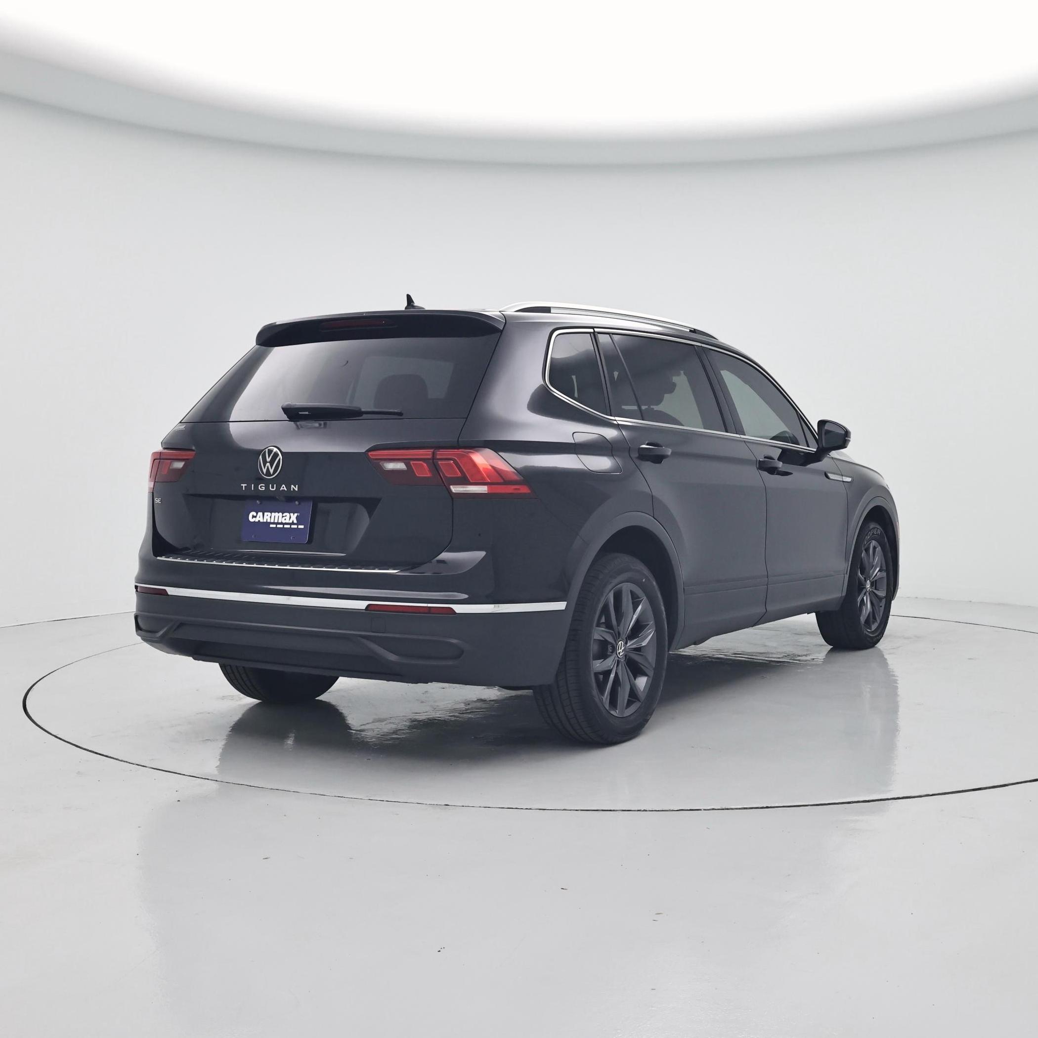 Thumbnail: 2022 Volkswagen Tiguan - 8