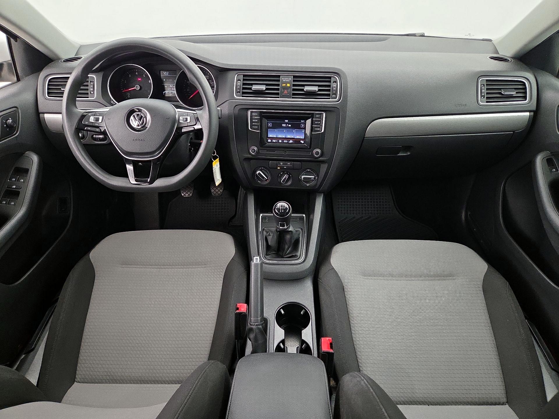 Thumbnail: 2017 Volkswagen Jetta - 9