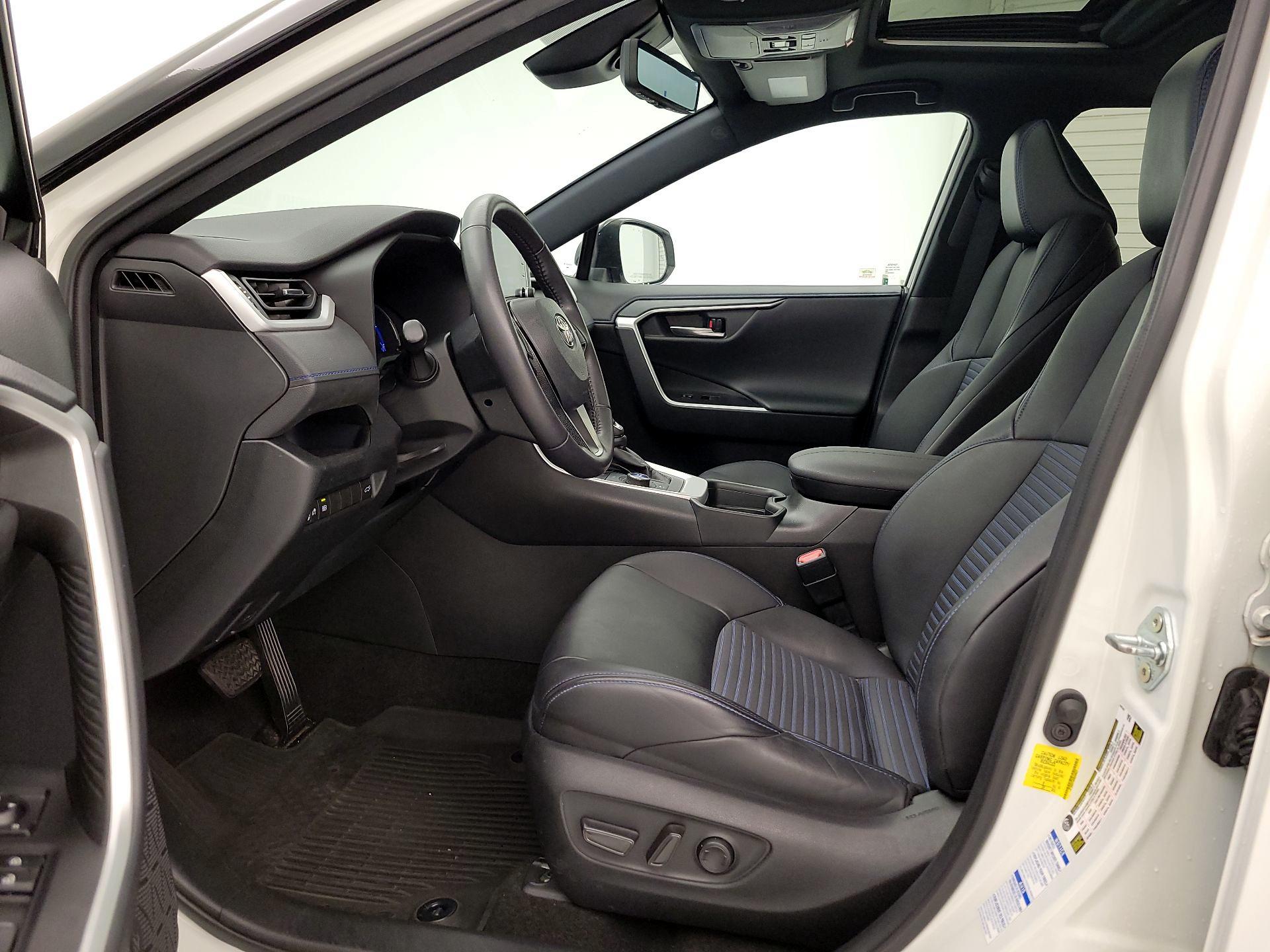 Thumbnail: 2021 Toyota RAV4 - 11