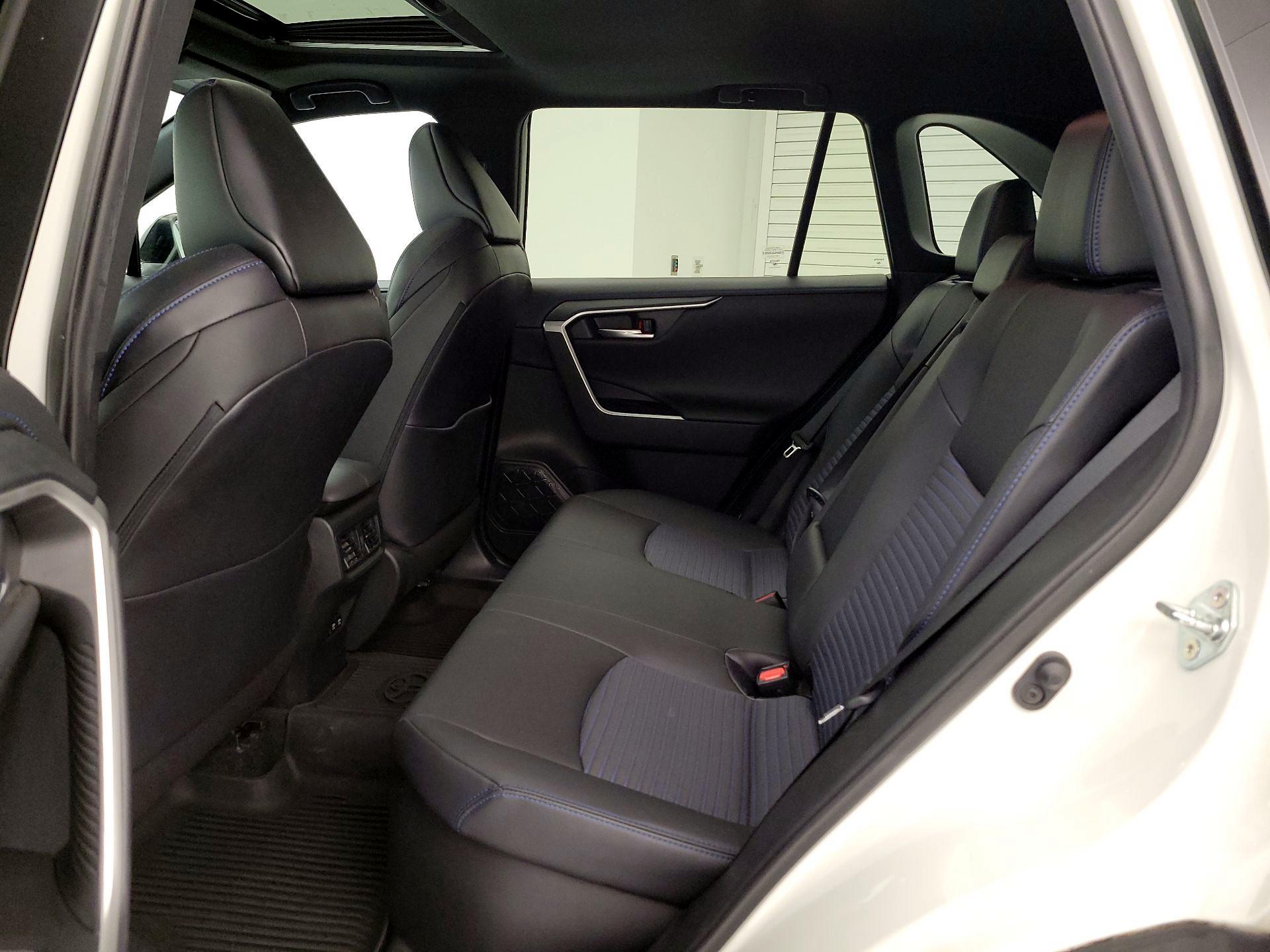 Thumbnail: 2021 Toyota RAV4 - 20