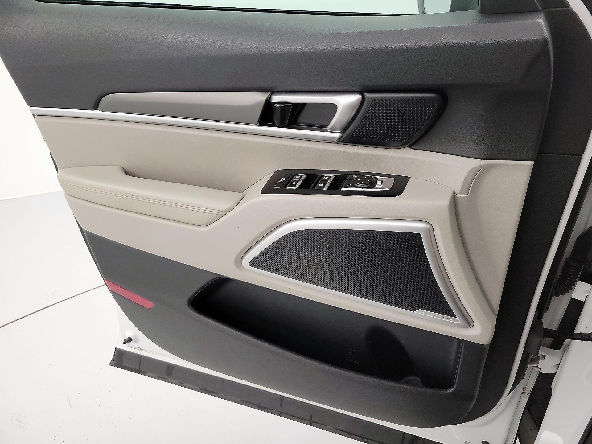 Thumbnail: 2020 Kia Telluride - 12