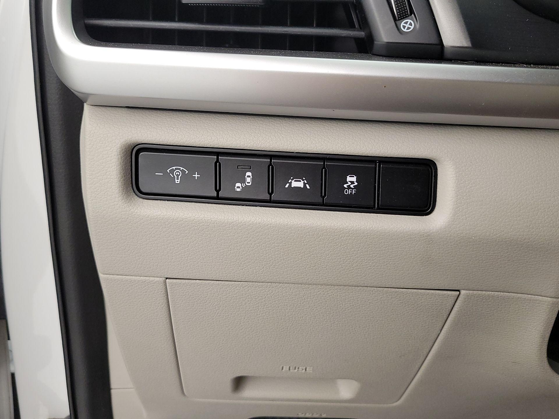 Thumbnail: 2020 Kia Telluride - 13