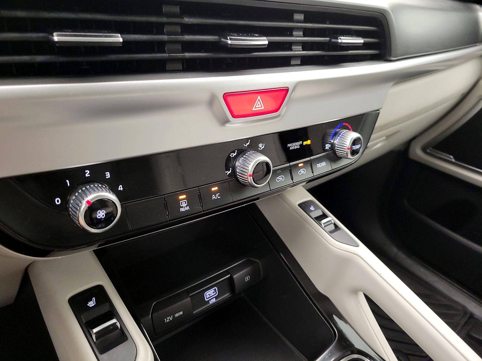 Thumbnail: 2020 Kia Telluride - 16