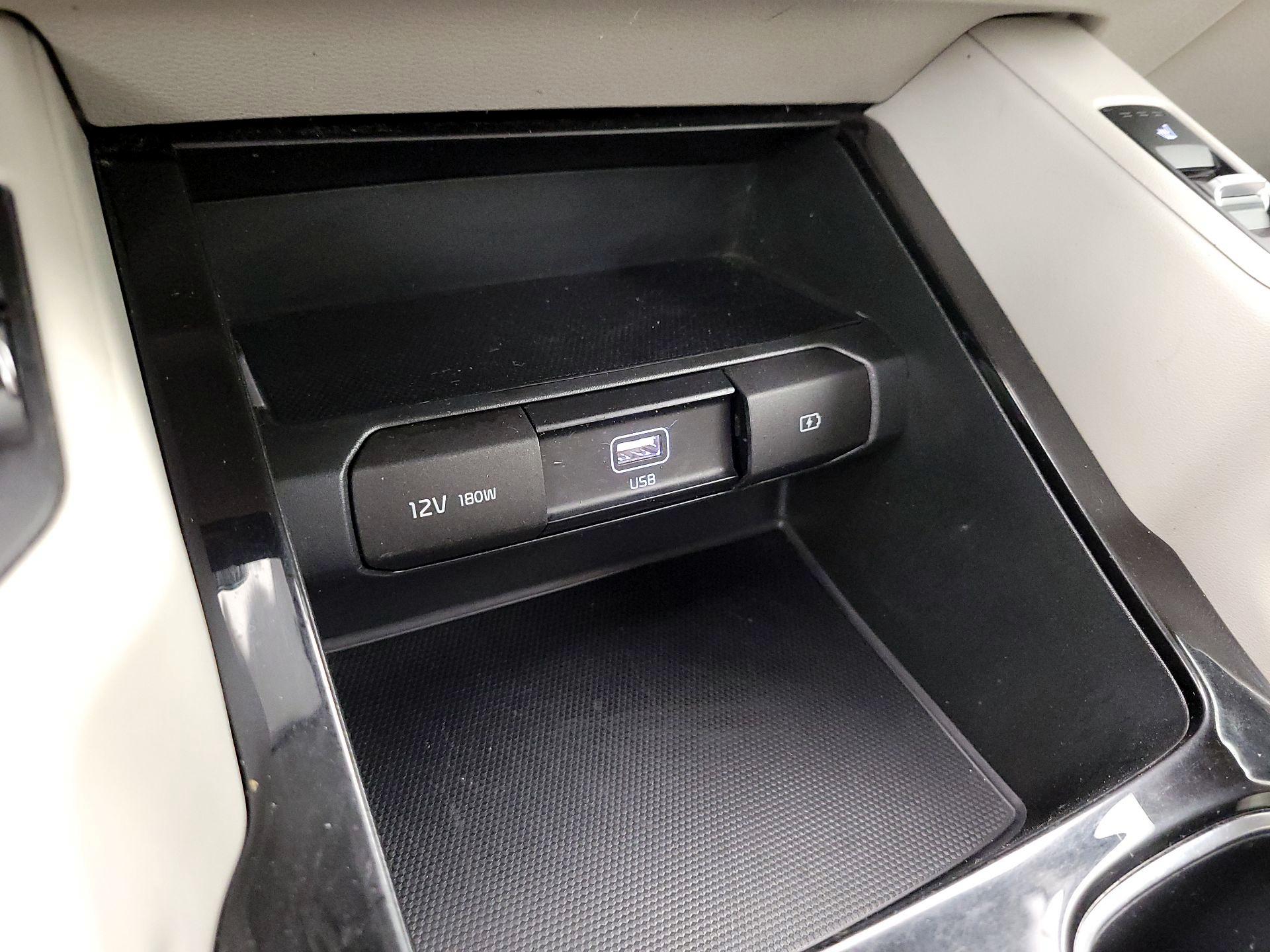 Thumbnail: 2020 Kia Telluride - 18