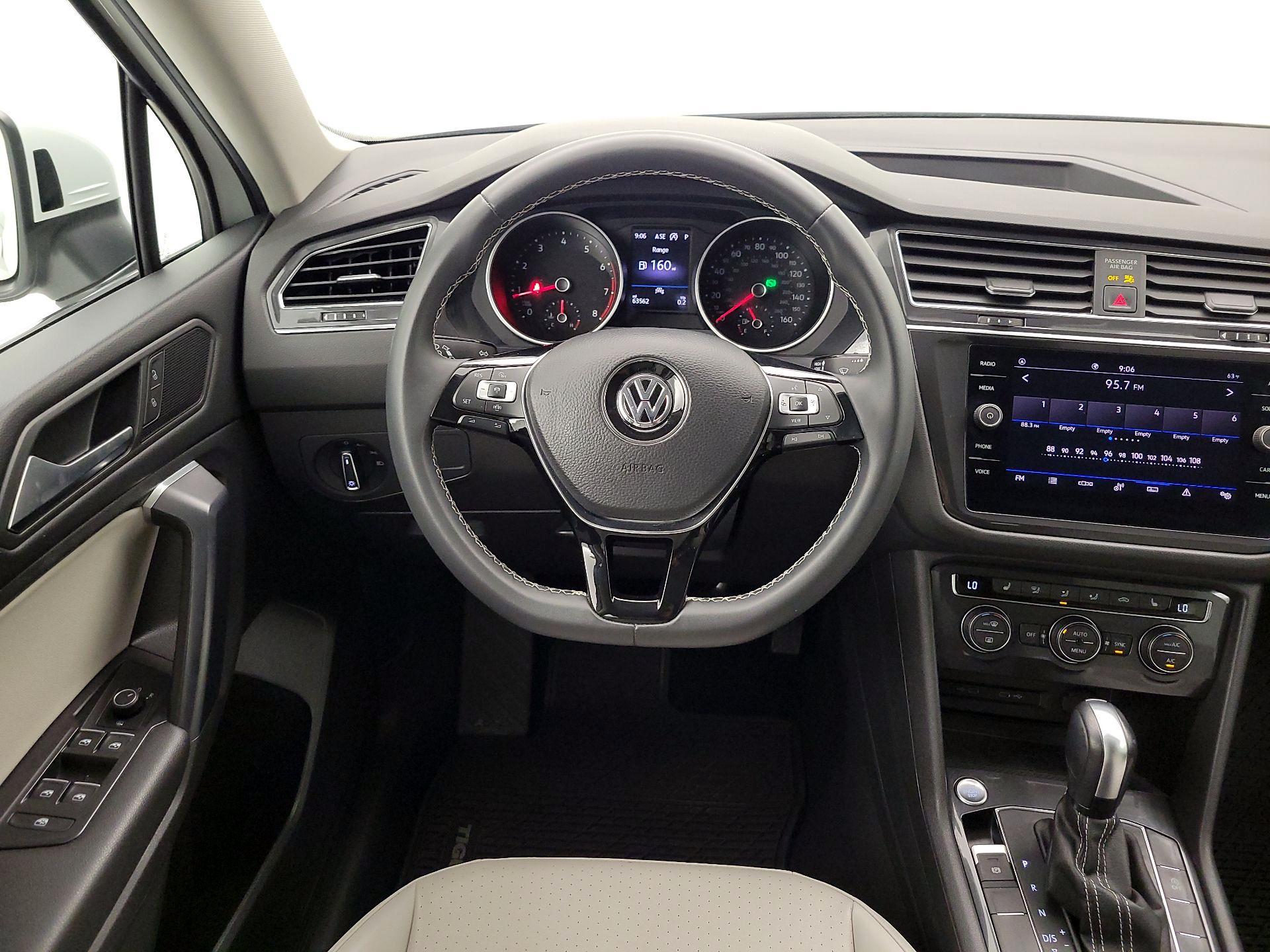 Thumbnail: 2021 Volkswagen Tiguan - 10