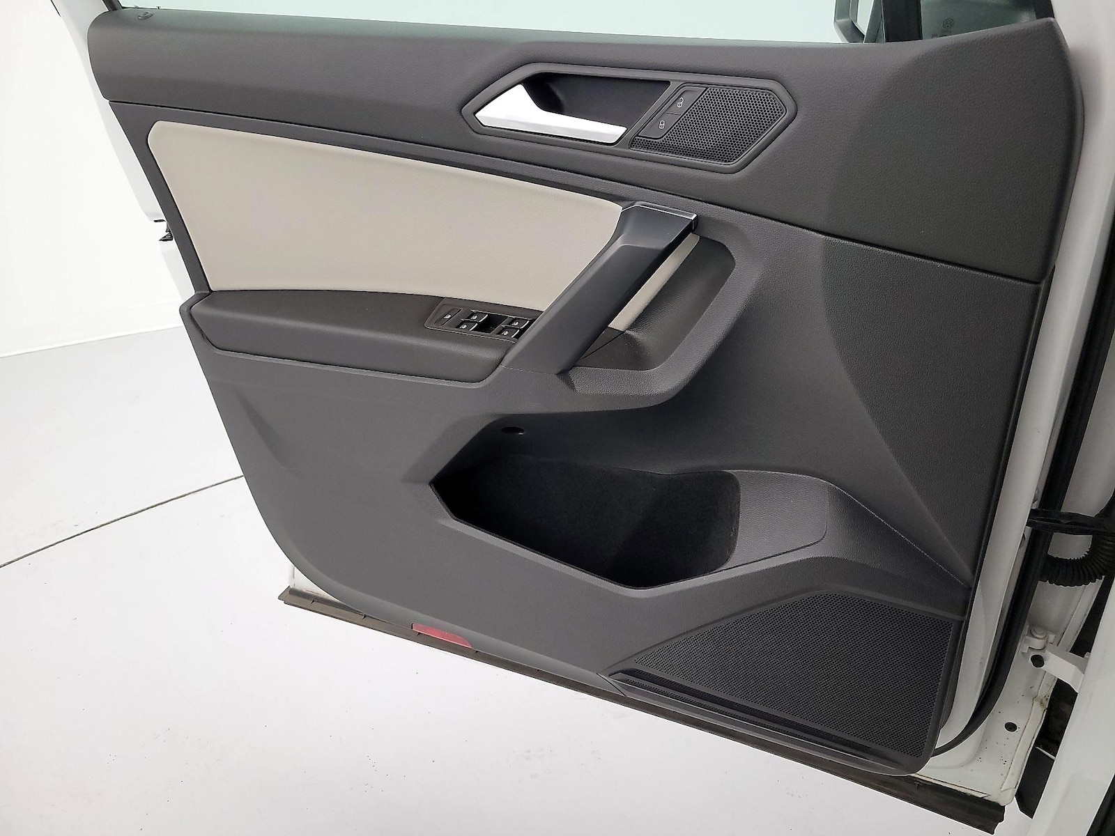 2021 Volkswagen Tiguan SE - Photo 13