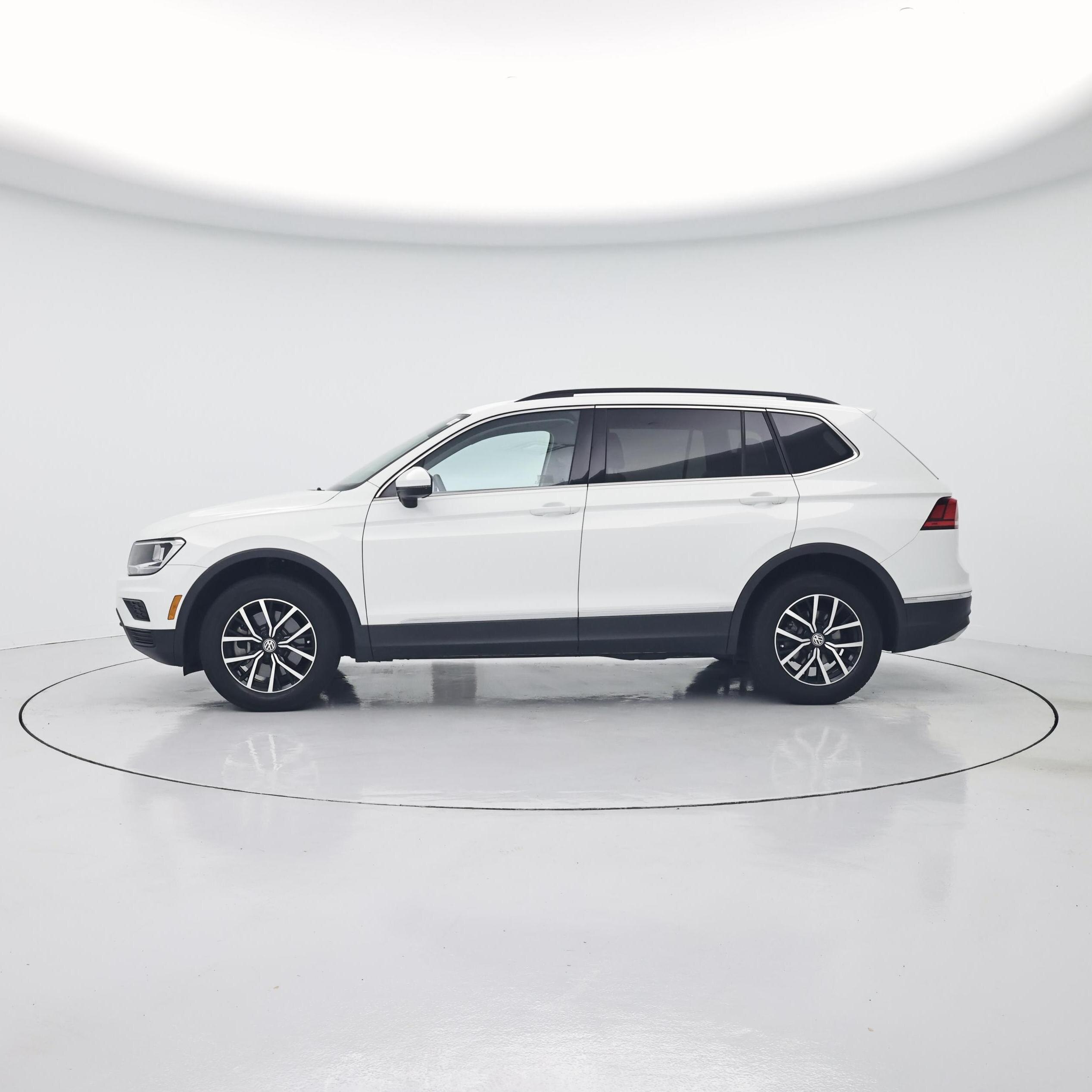 Thumbnail: 2021 Volkswagen Tiguan - 3