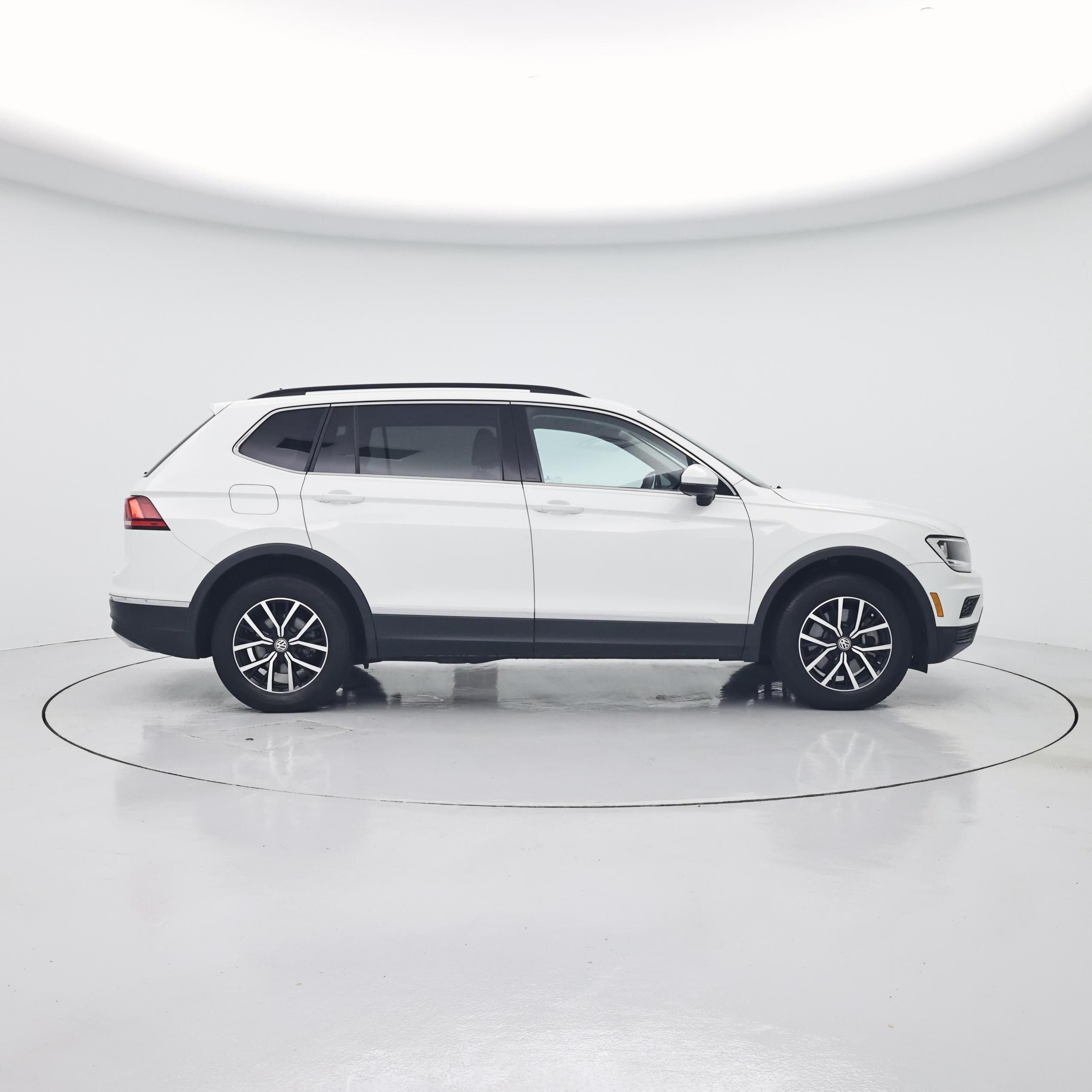 Thumbnail: 2021 Volkswagen Tiguan - 7
