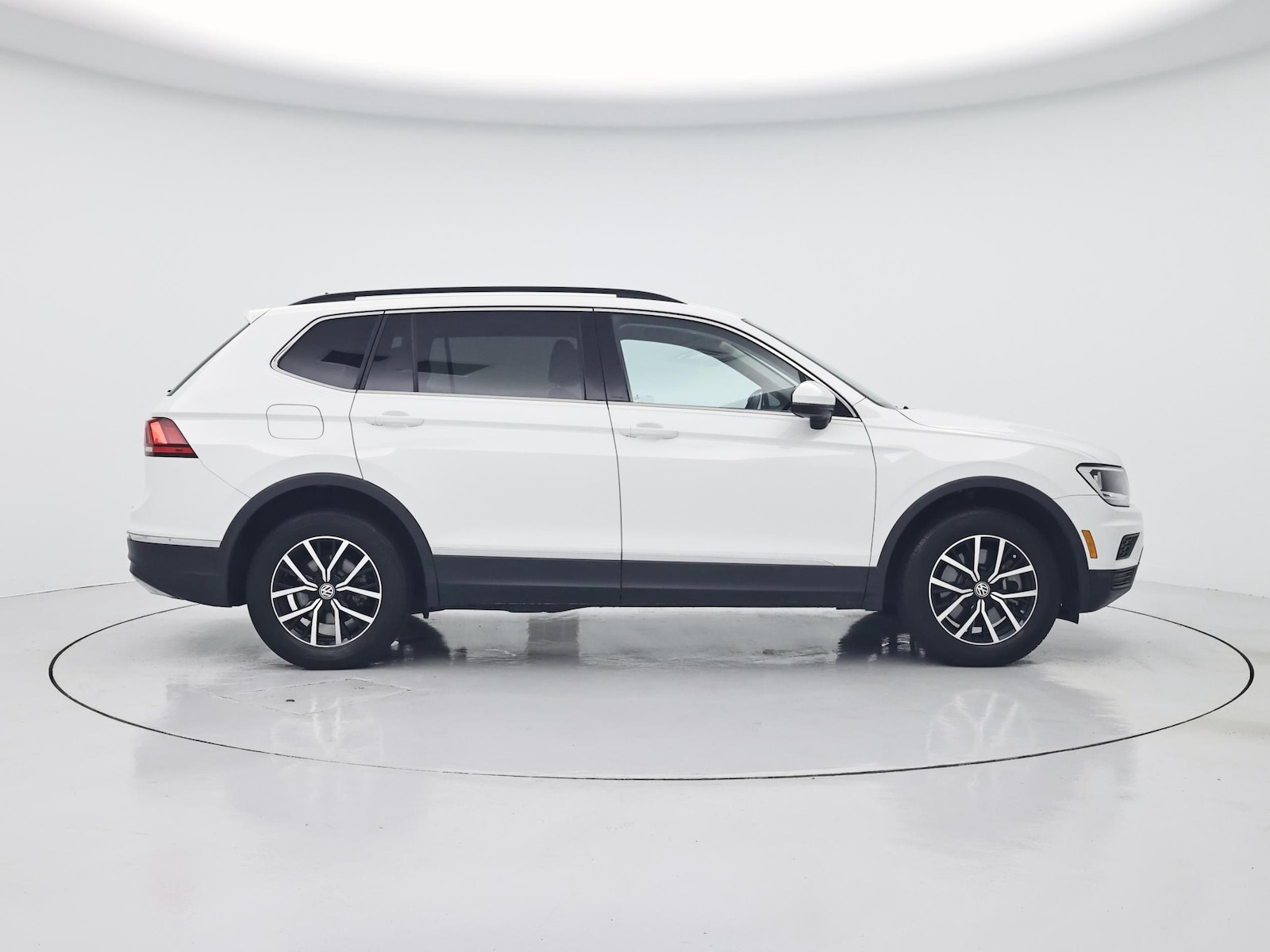 2021 Volkswagen Tiguan SE - Photo 8