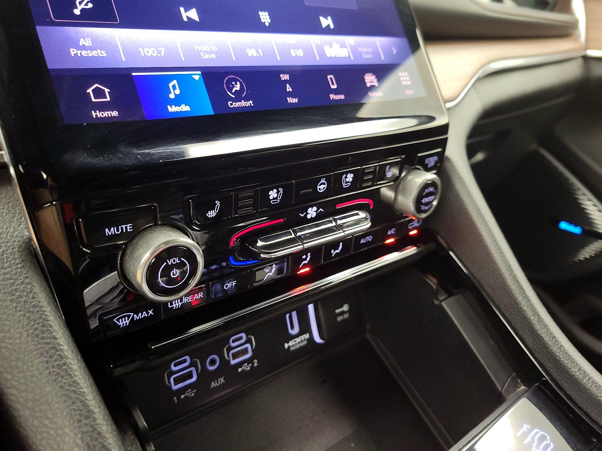 Thumbnail: 2023 Jeep Grand Cherokee - 17