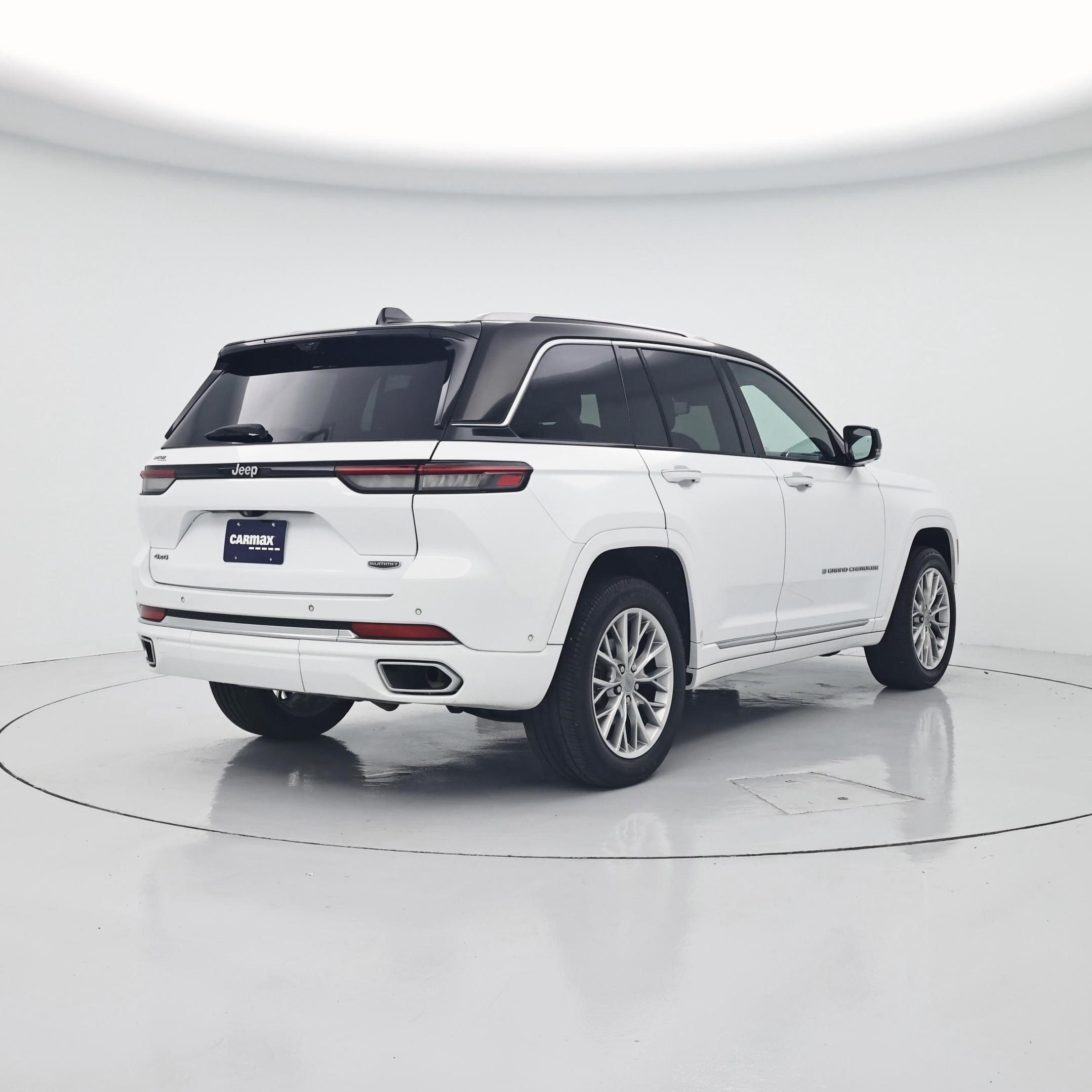 Thumbnail: 2023 Jeep Grand Cherokee - 8