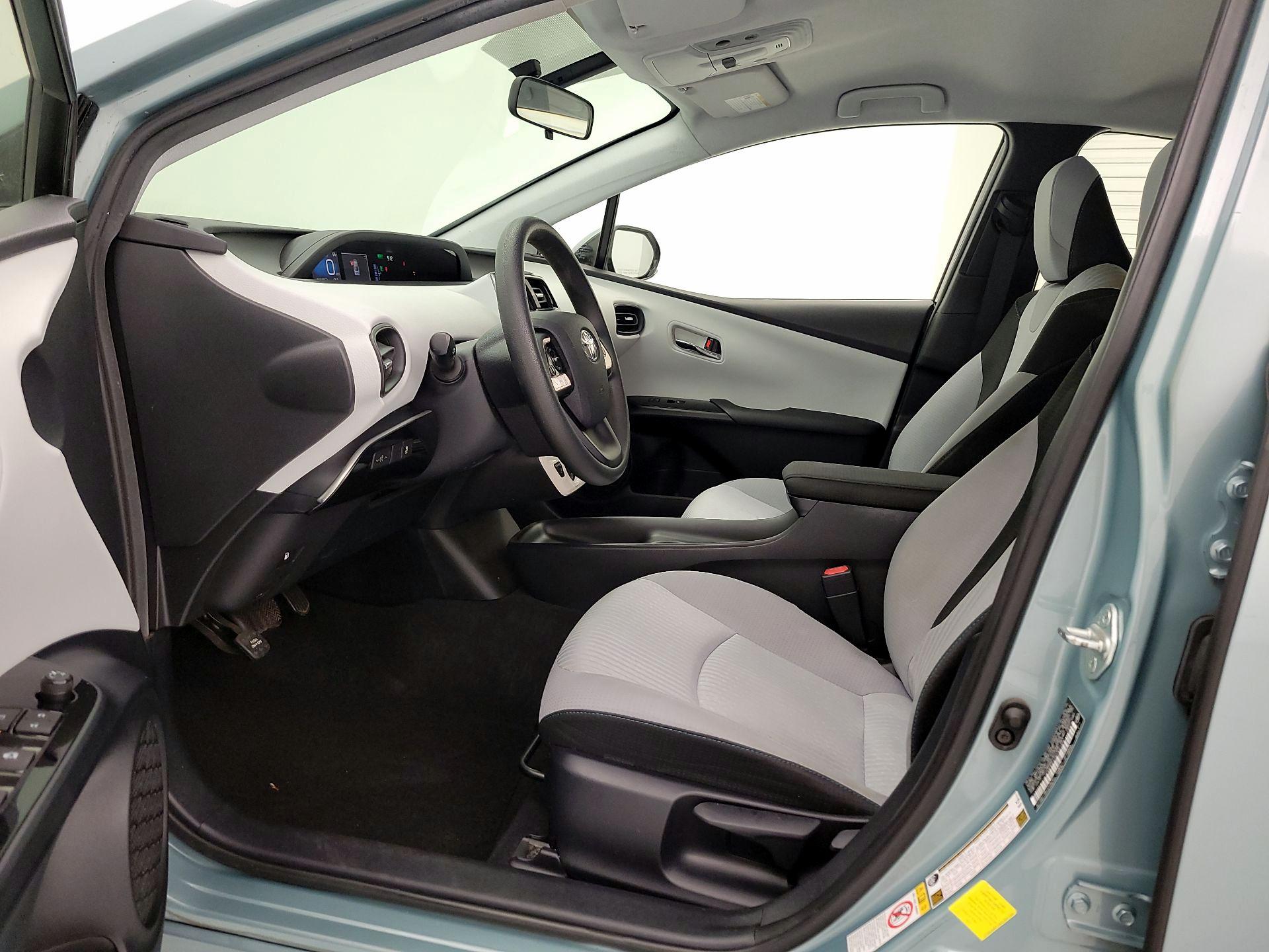 Thumbnail: 2016 Toyota Prius - 11