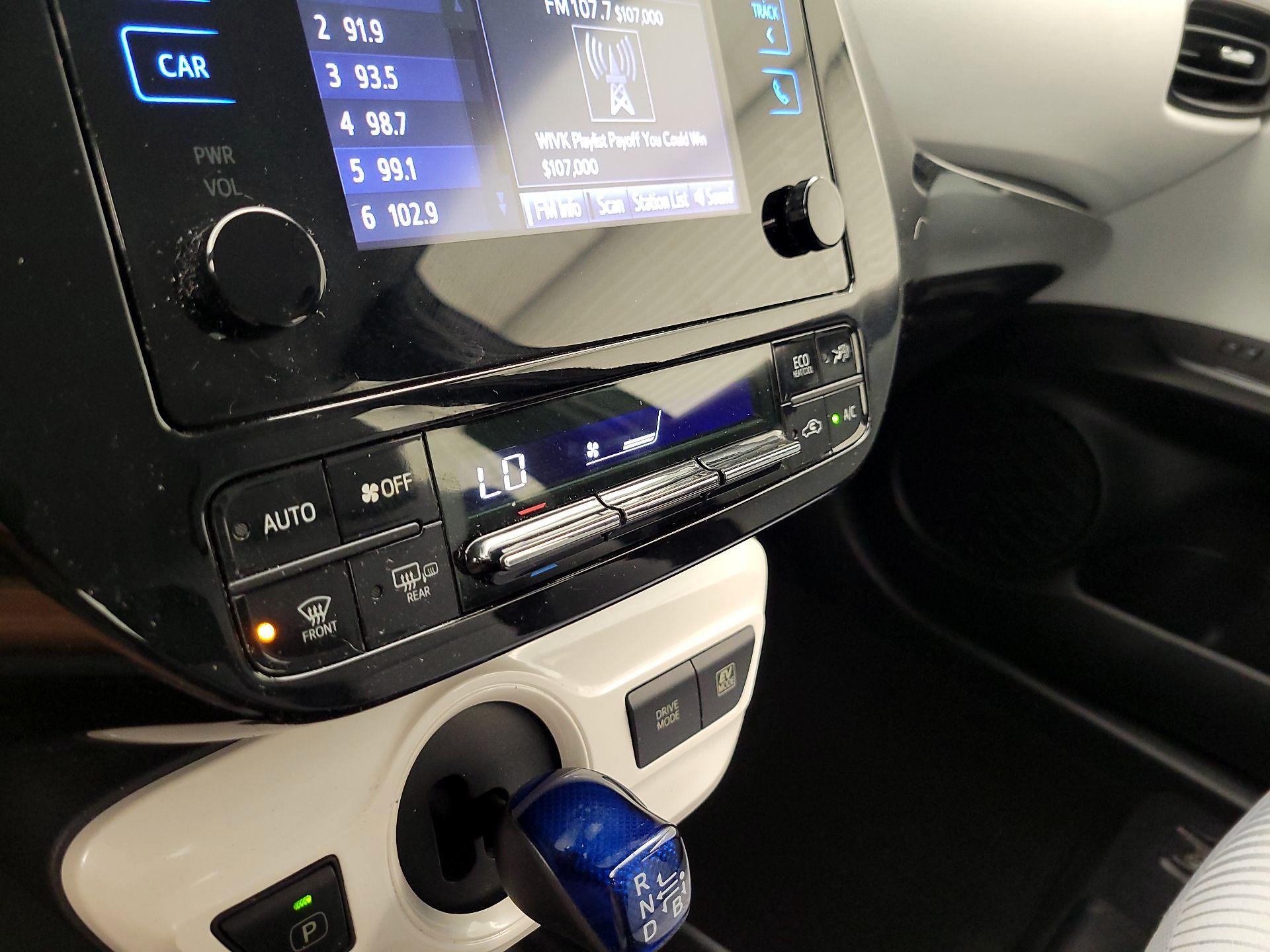 Thumbnail: 2016 Toyota Prius - 16