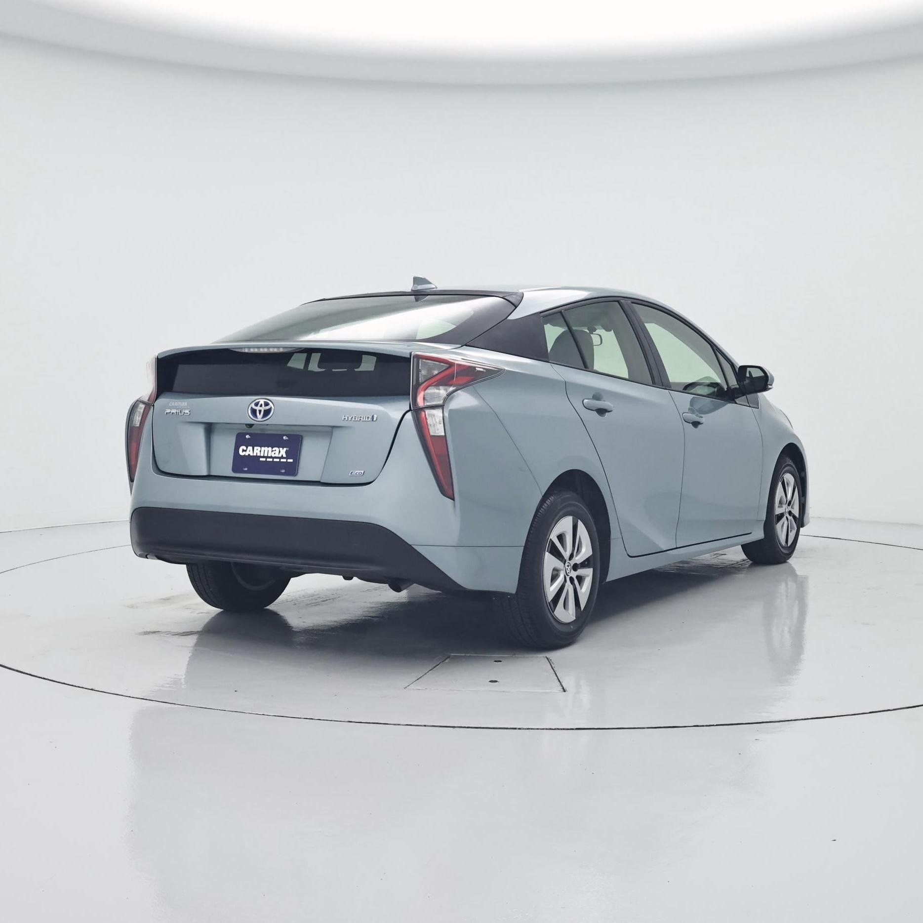 Thumbnail: 2016 Toyota Prius - 8