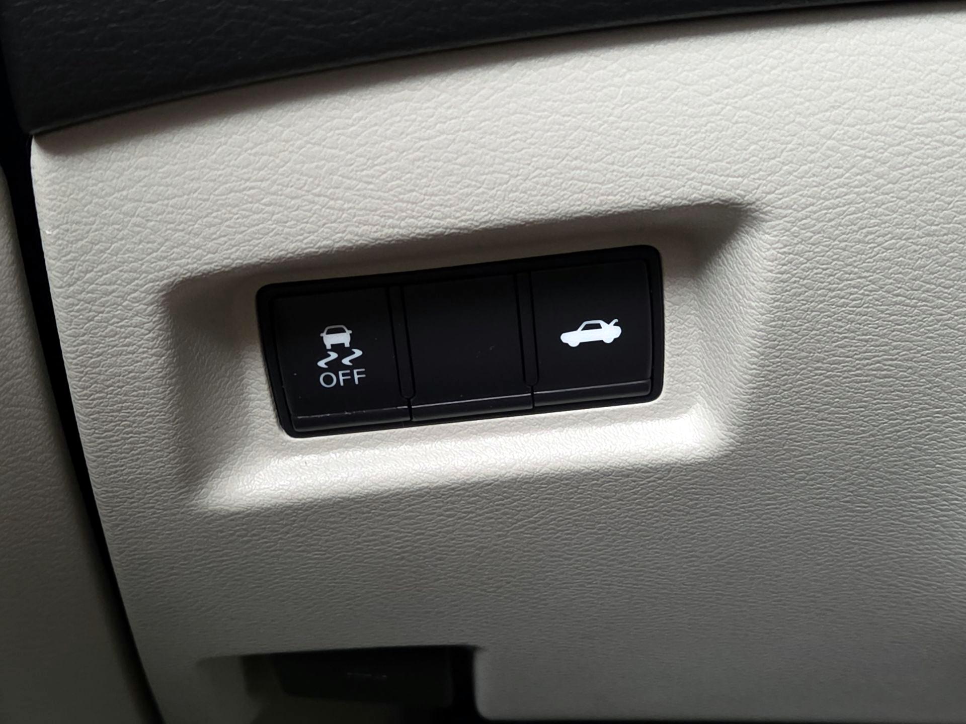 Thumbnail: 2019 INFINITI Q50 - 13