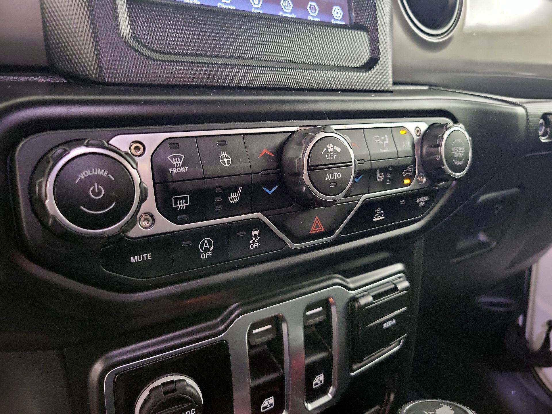 Thumbnail: 2022 Jeep Wrangler - 16