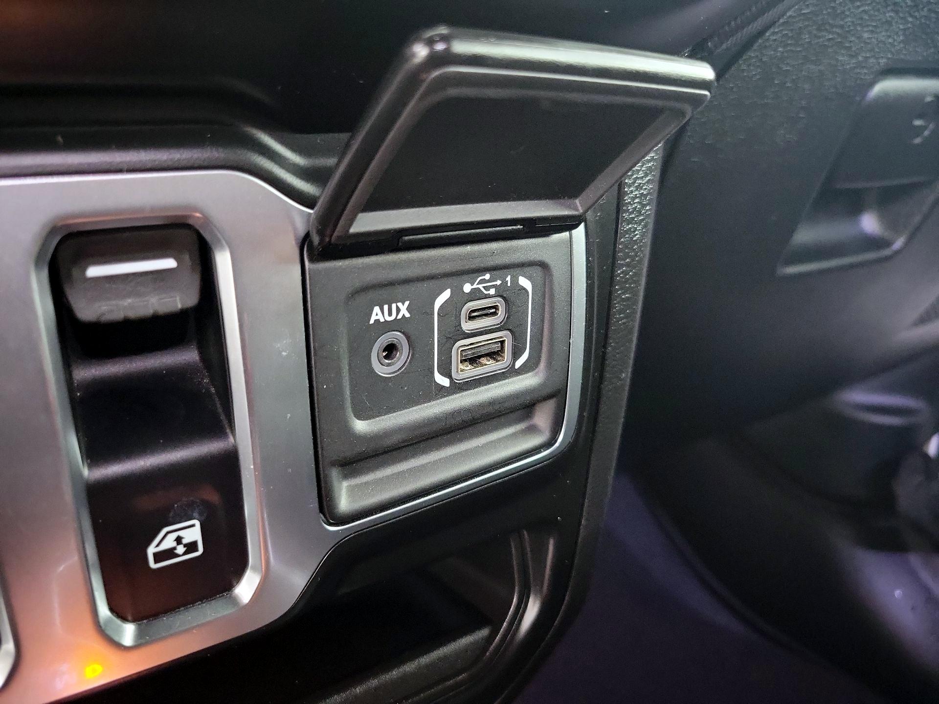 Thumbnail: 2022 Jeep Wrangler - 18