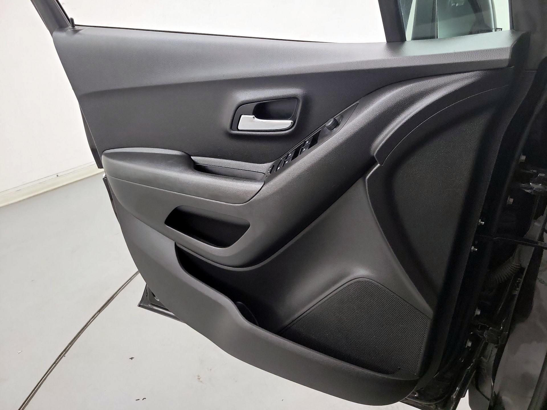 Thumbnail: 2021 Chevrolet Trax - 10