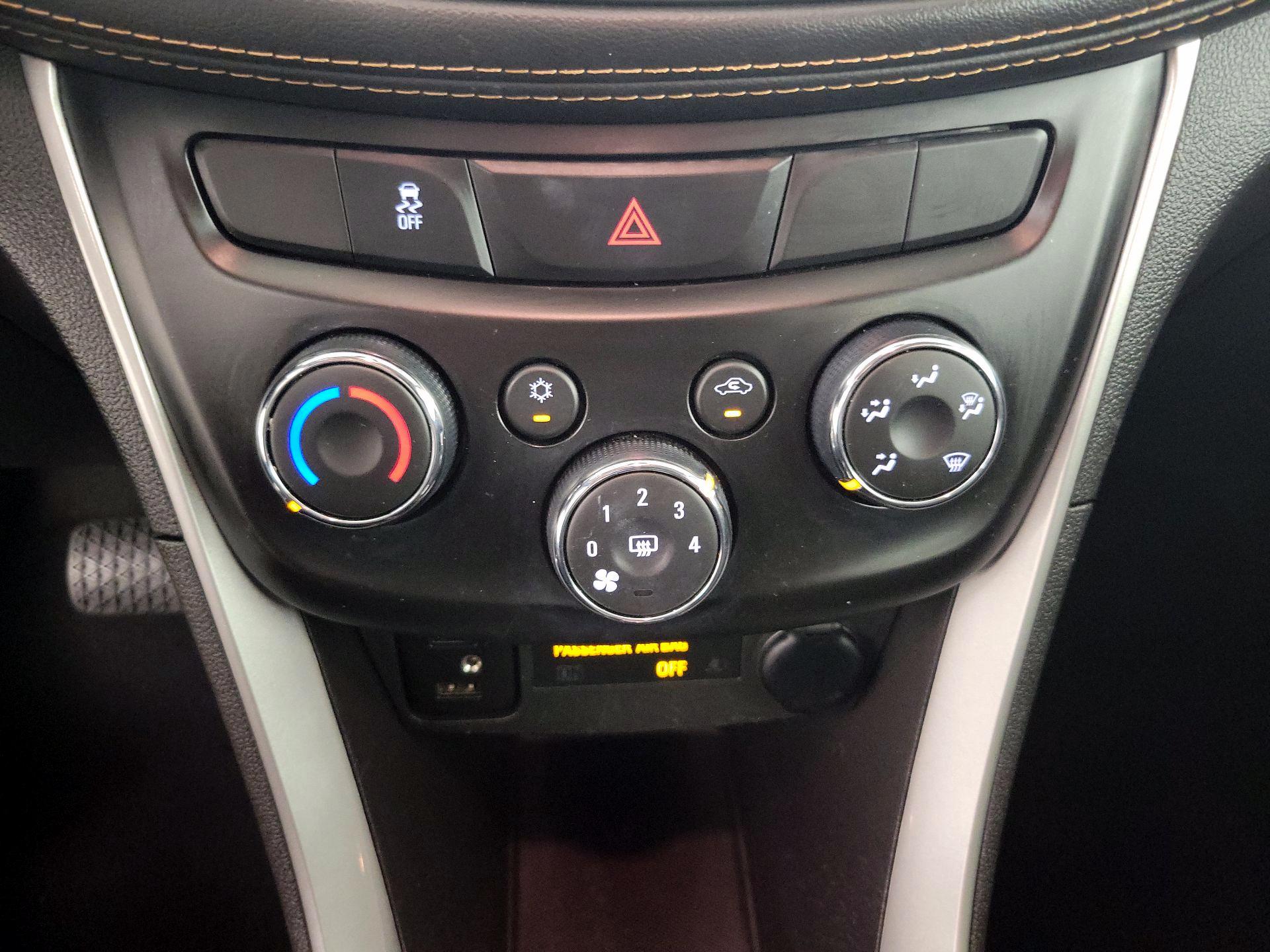Thumbnail: 2021 Chevrolet Trax - 15