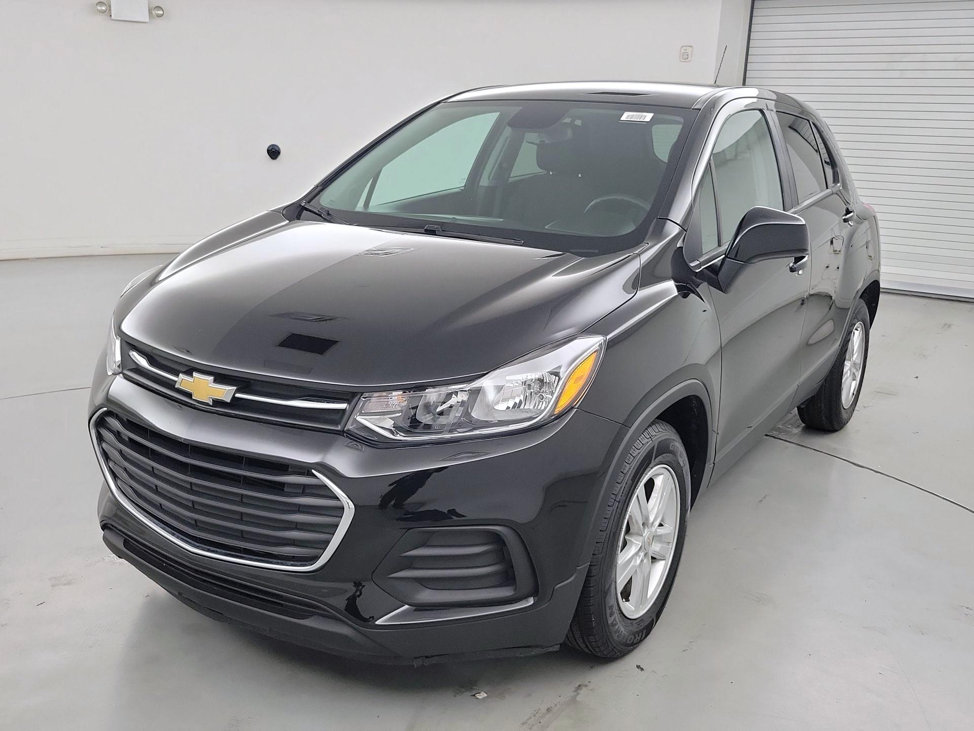 Thumbnail: 2021 Chevrolet Trax - 3