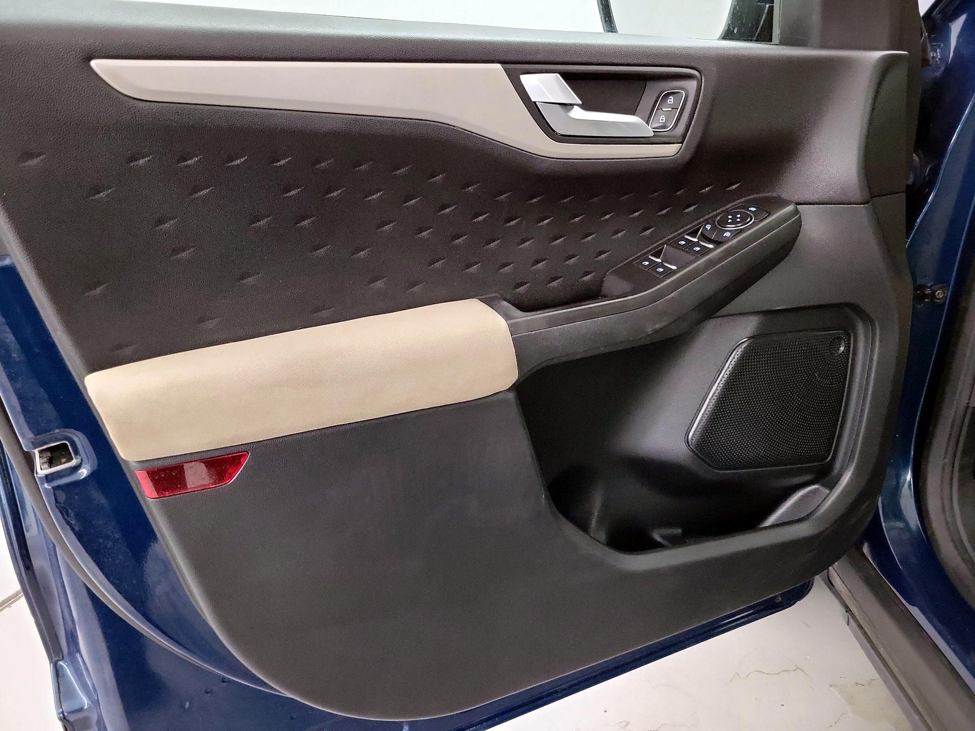 Thumbnail: 2020 Ford Escape - 12
