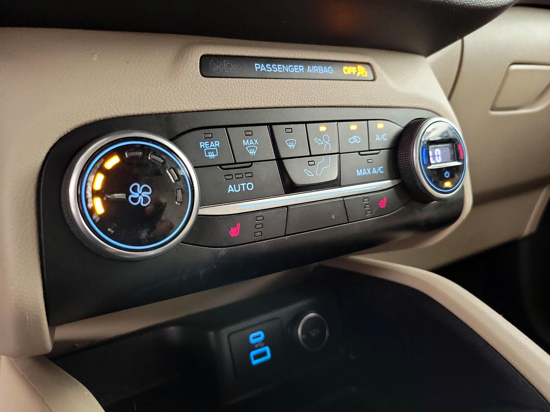Thumbnail: 2020 Ford Escape - 16