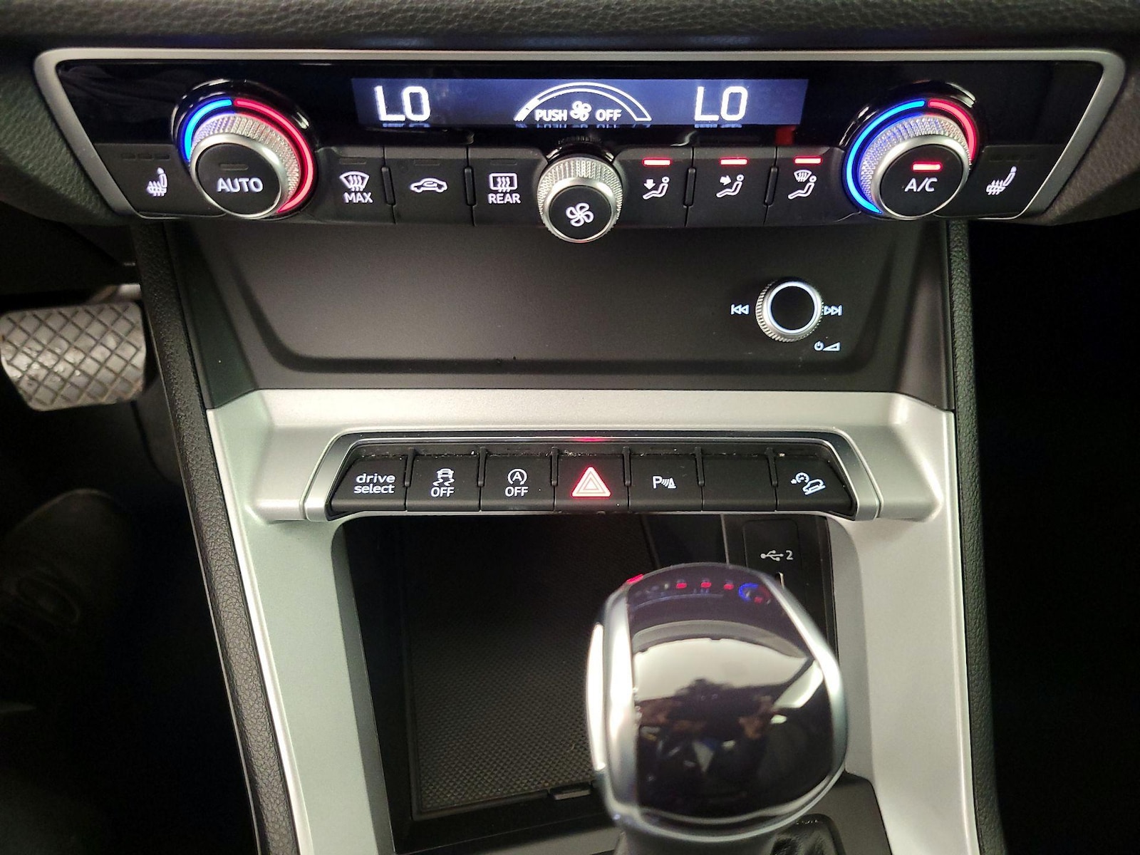 2022 Audi Q3 Premium - Photo 17