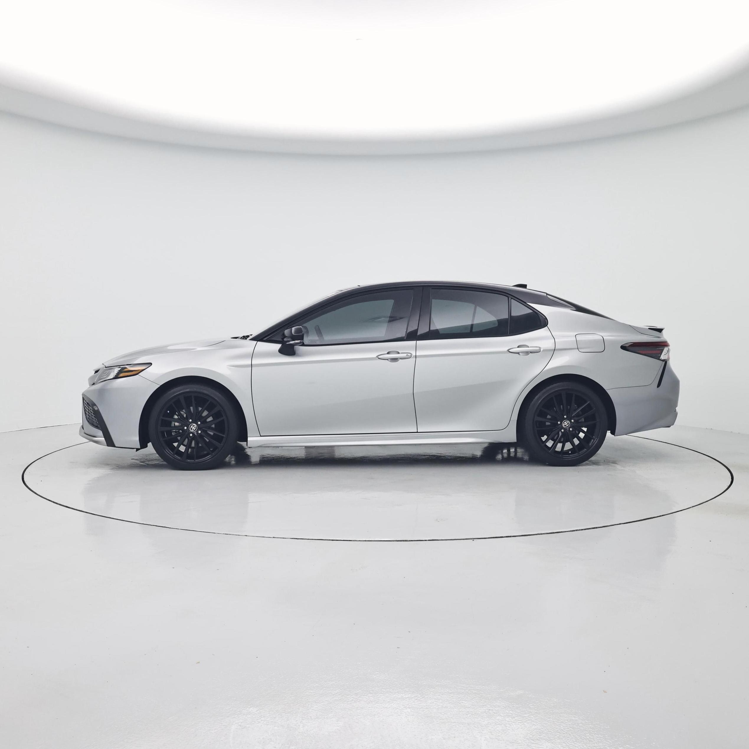 Thumbnail: 2021 Toyota Camry - 3