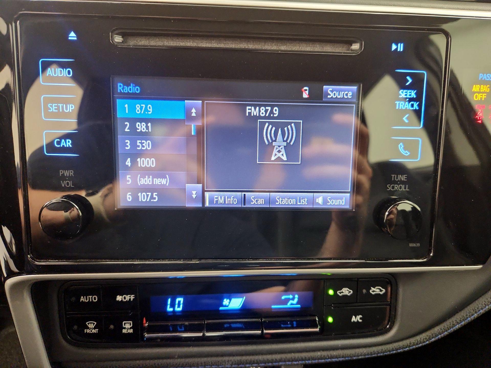 Thumbnail: 2018 Toyota Corolla - 15