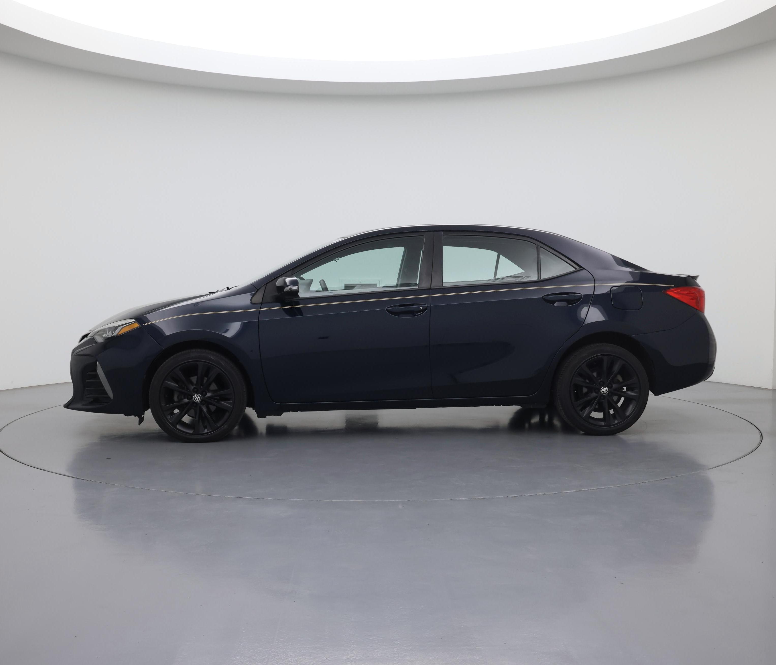 Thumbnail: 2018 Toyota Corolla - 3