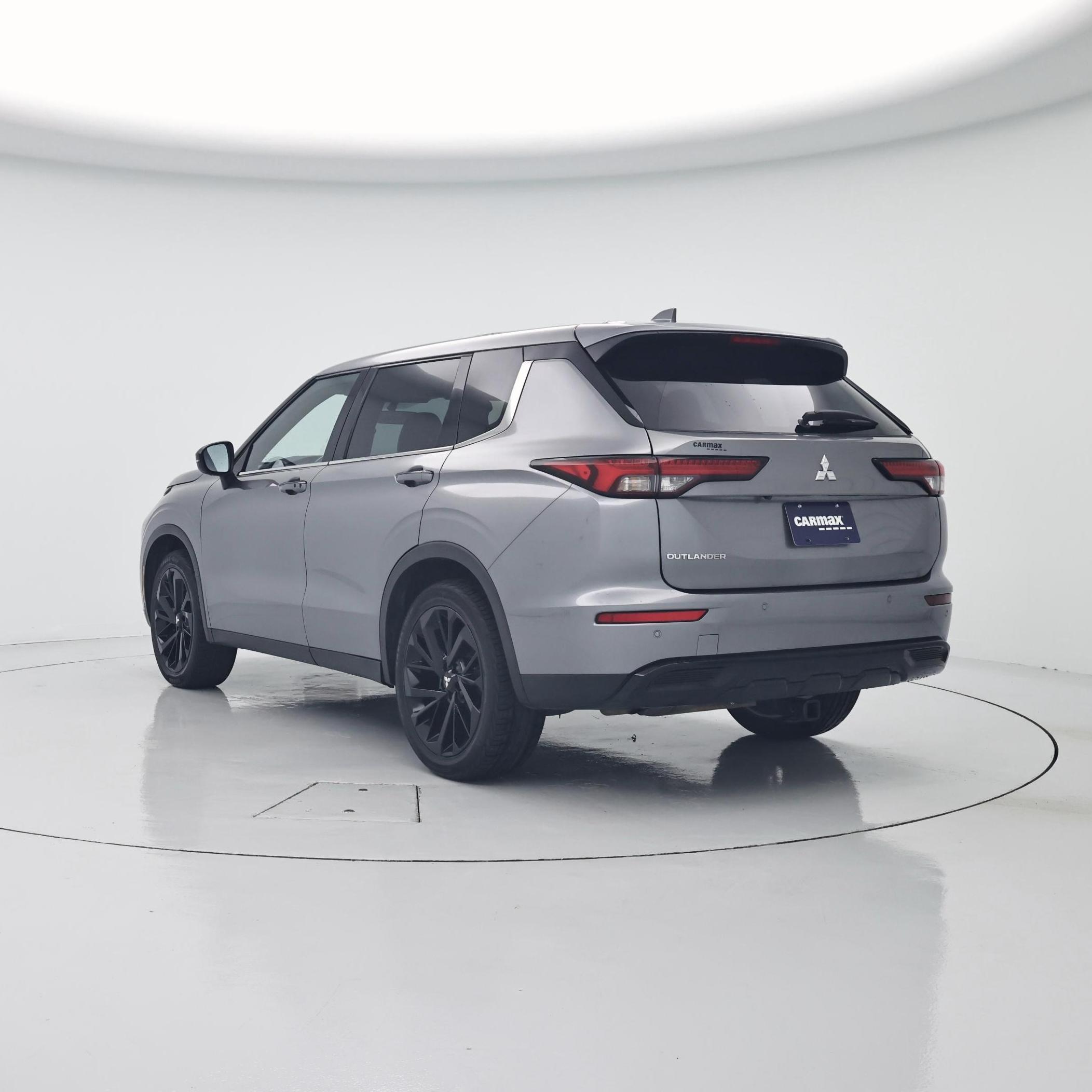 Thumbnail: 2022 Mitsubishi Outlander - 2