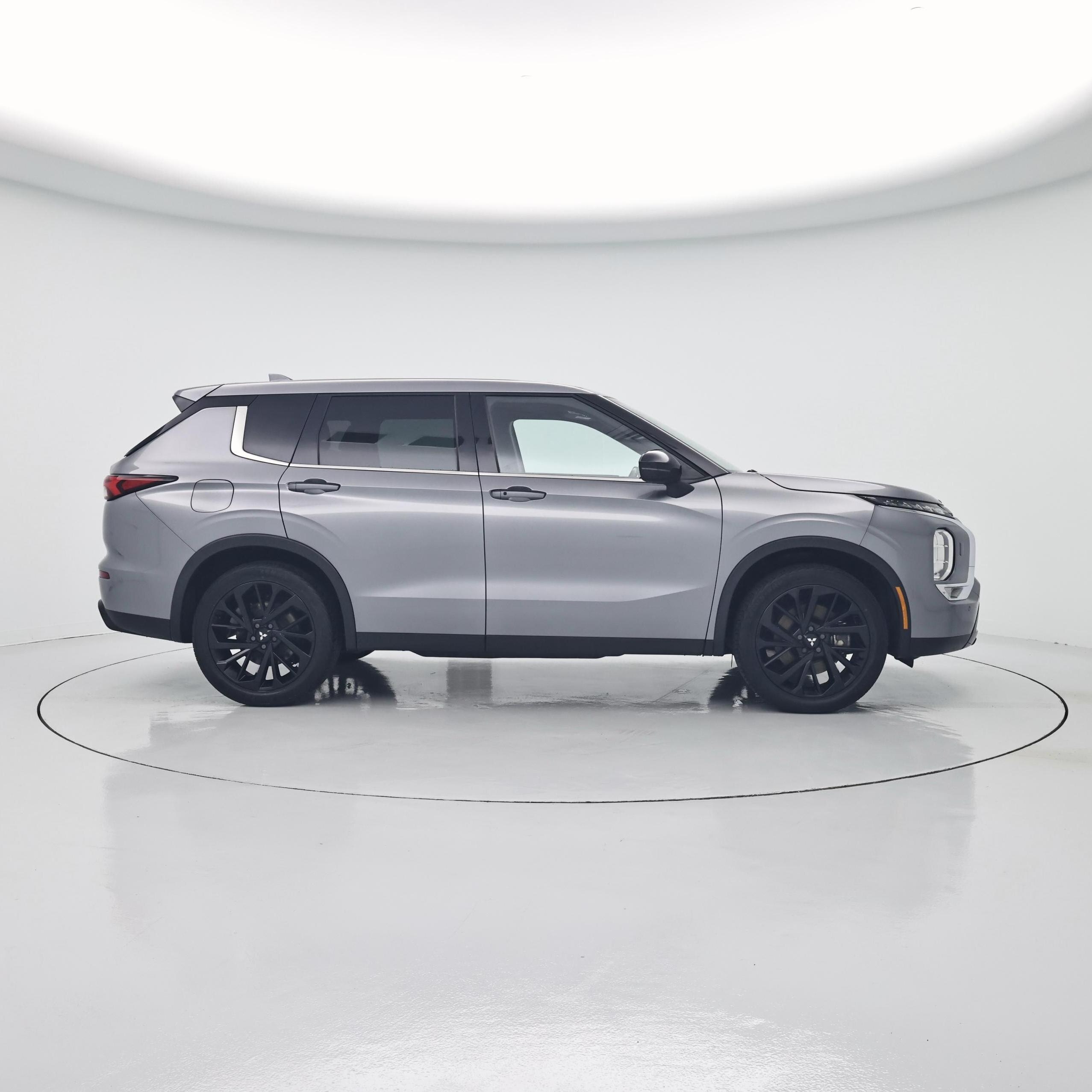 Thumbnail: 2022 Mitsubishi Outlander - 7