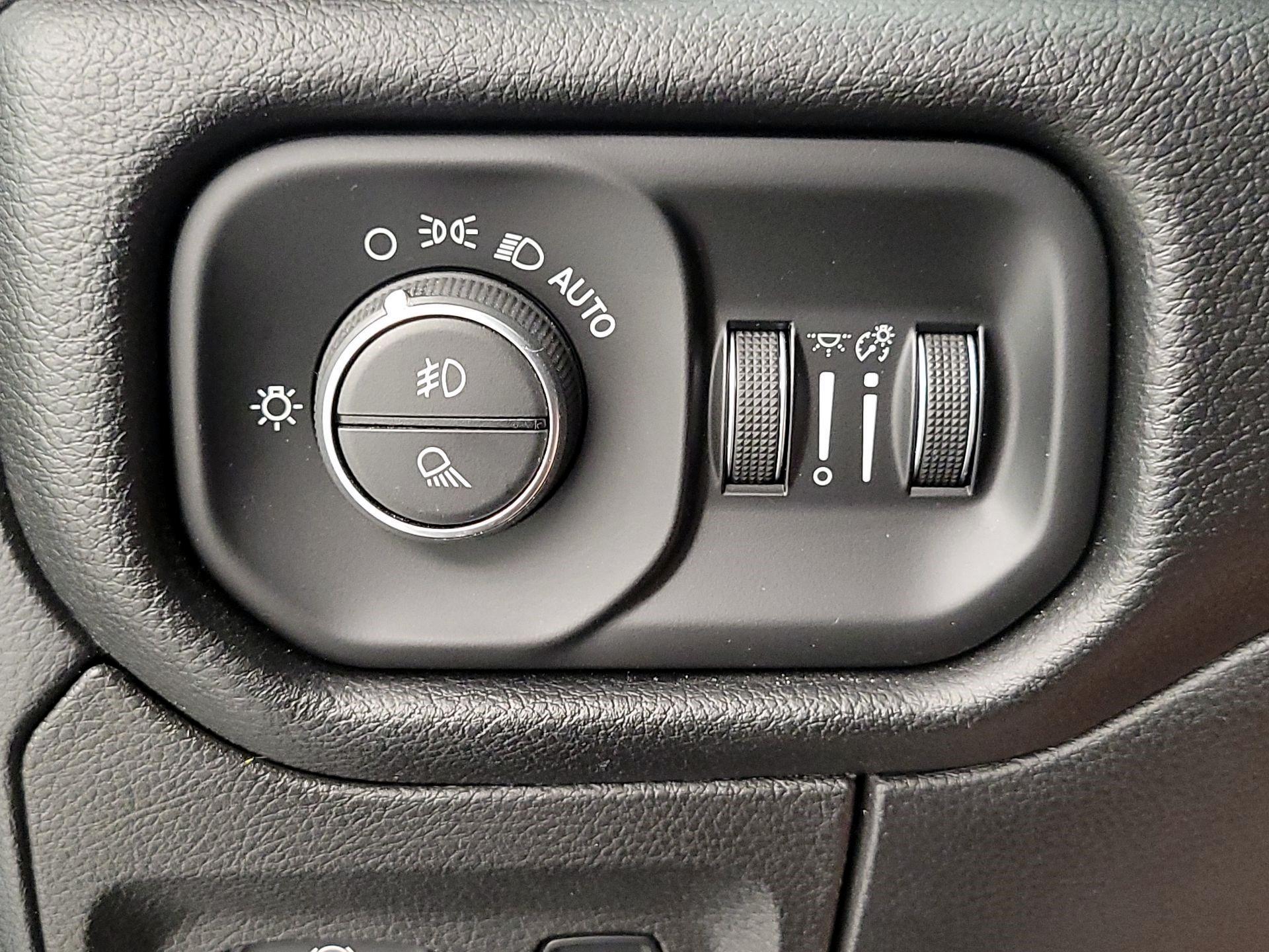 Thumbnail: 2019 RAM 1500 - 13