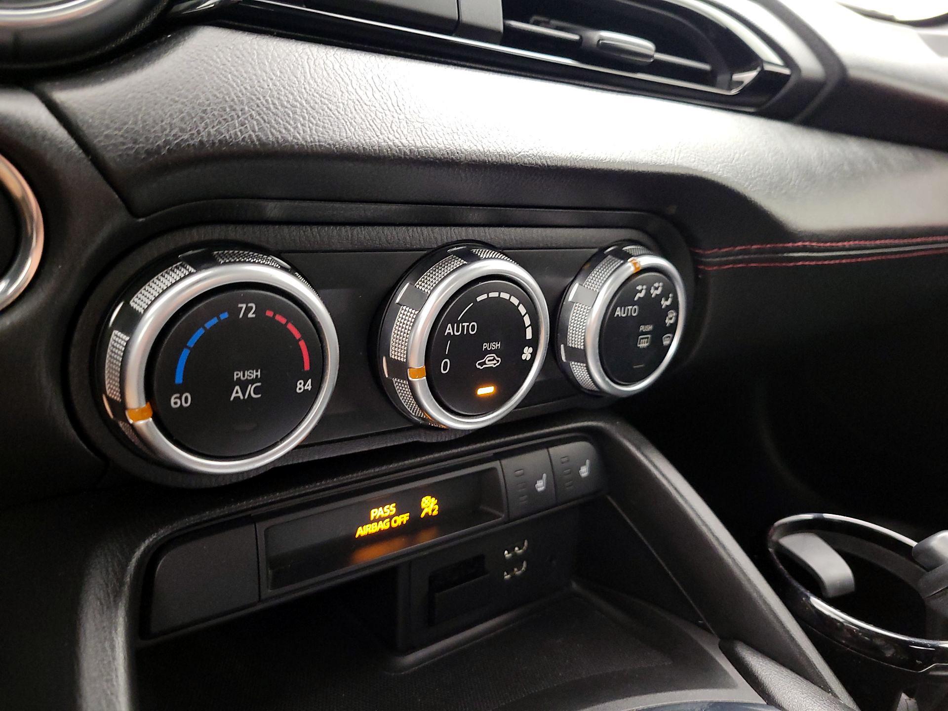 Thumbnail: 2016 Mazda MX-5 Miata - 16