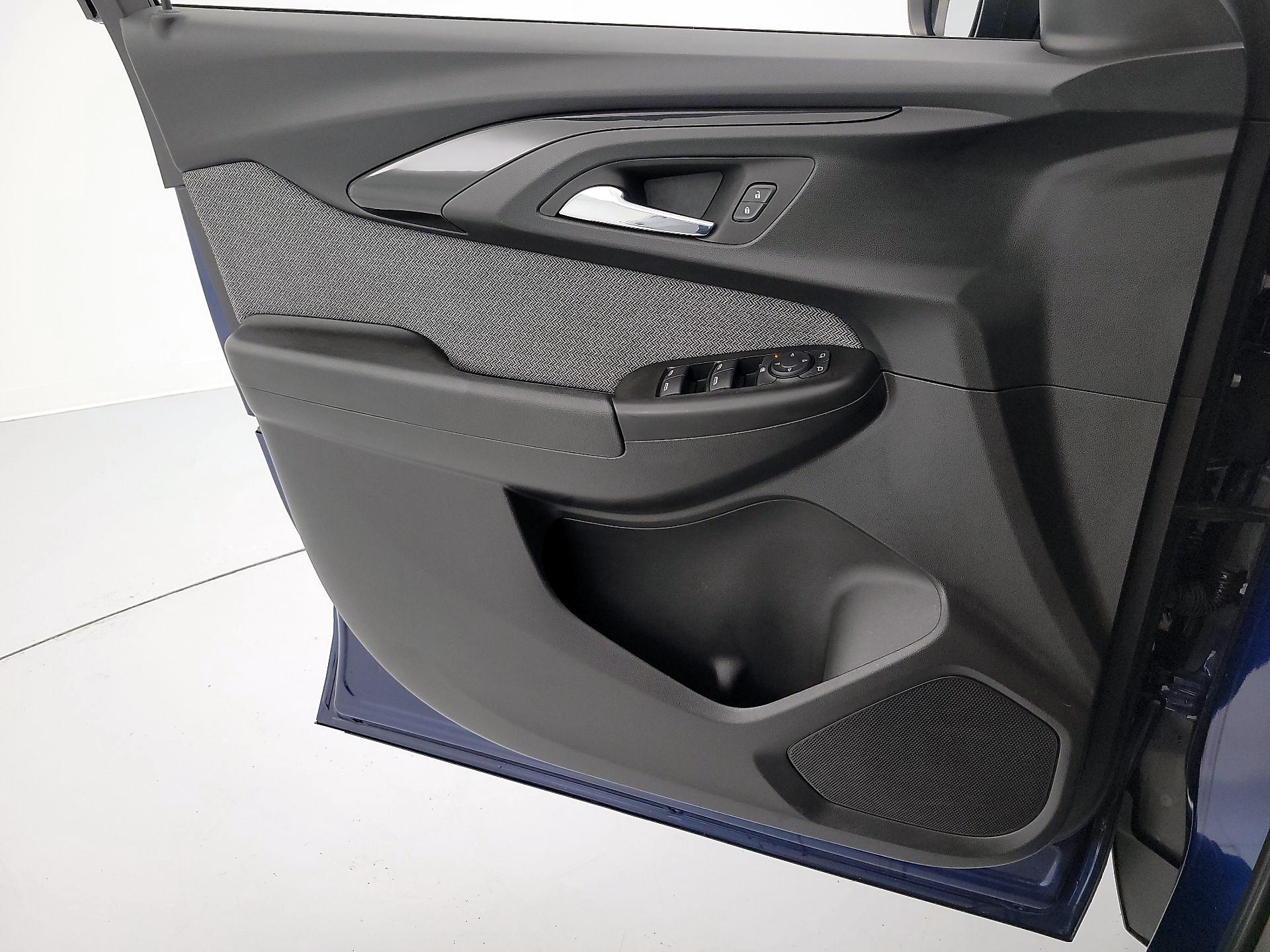 Thumbnail: 2022 Chevrolet TrailBlazer - 12