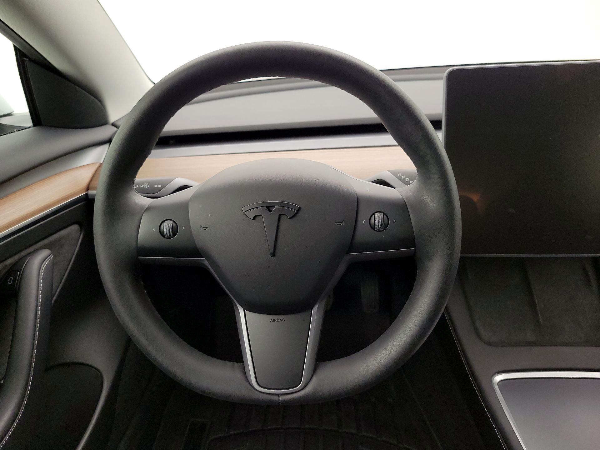Thumbnail: 2023 Tesla Model 3 - 10