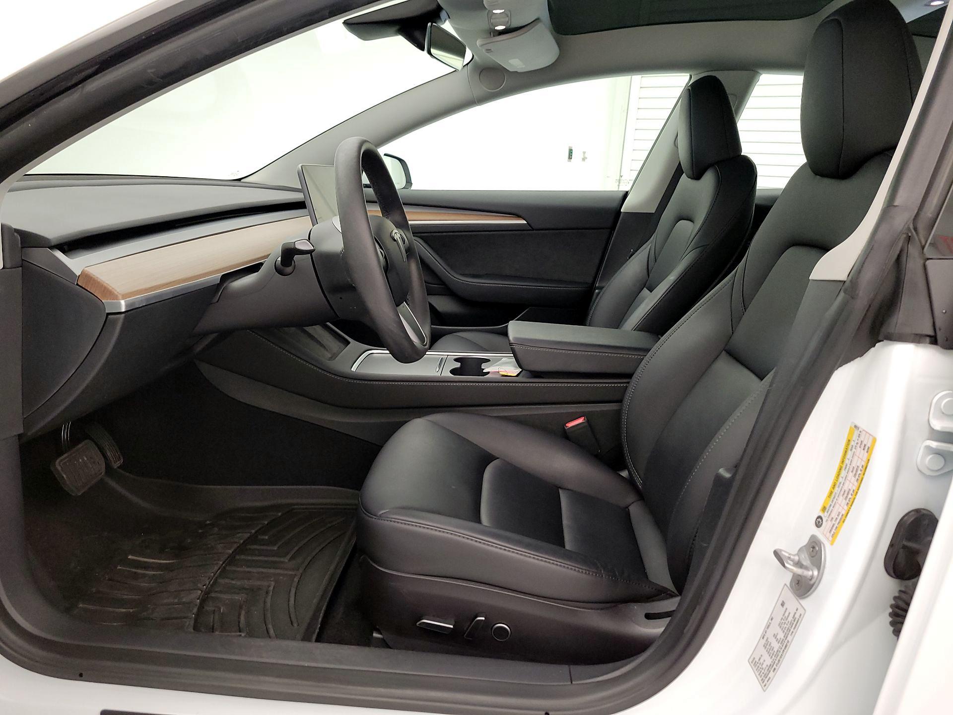 Thumbnail: 2023 Tesla Model 3 - 11