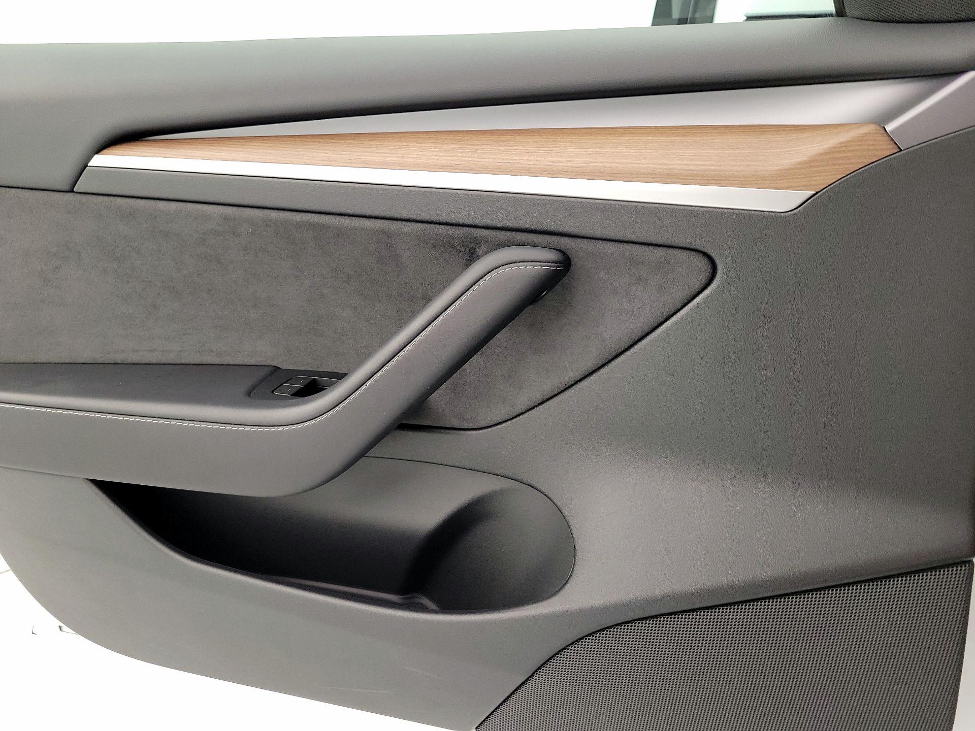 Thumbnail: 2023 Tesla Model 3 - 12