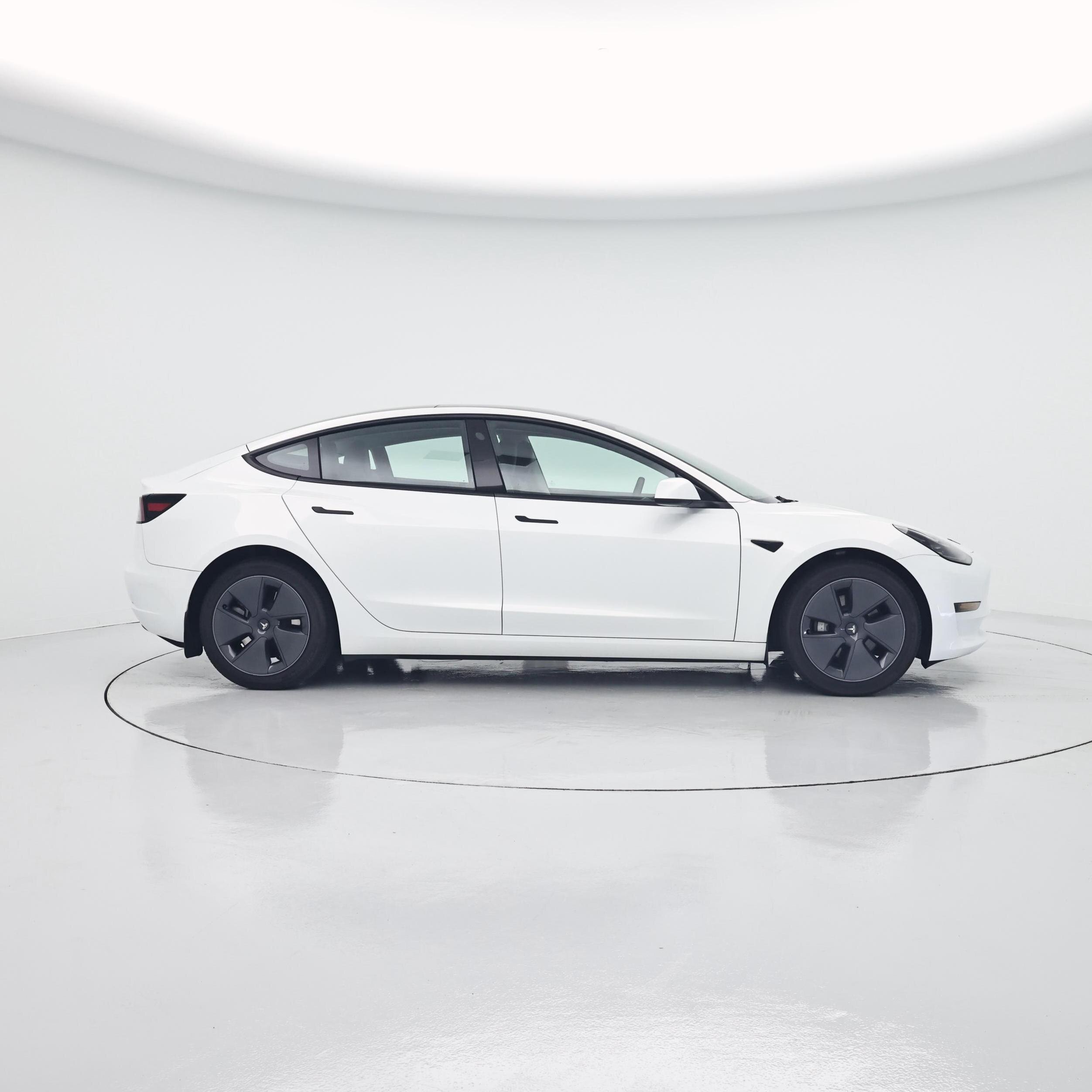 Thumbnail: 2023 Tesla Model 3 - 7